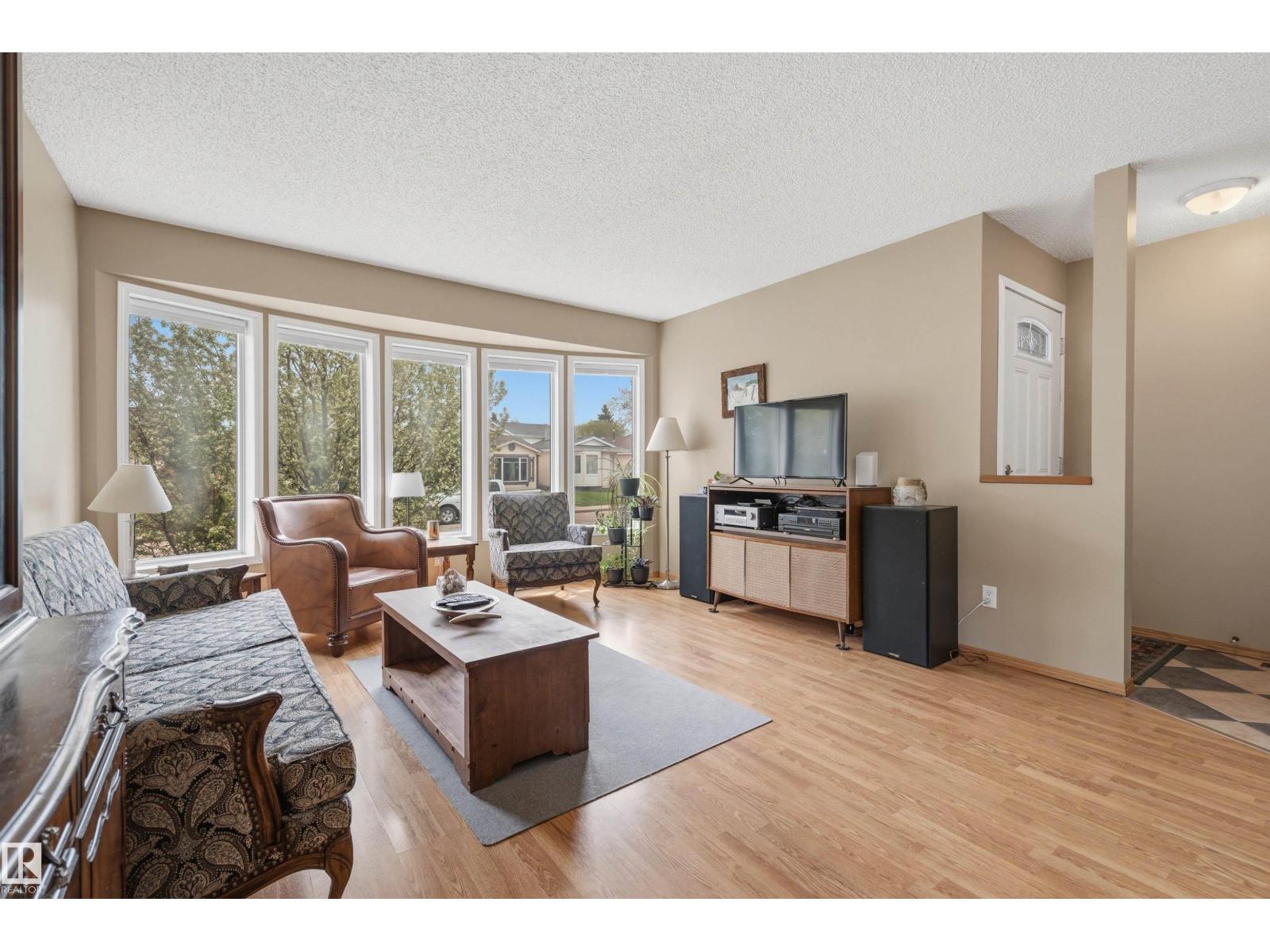Additional image 2 of 18648 57 Avenue NW, Edmonton, AB, T6M2A5
