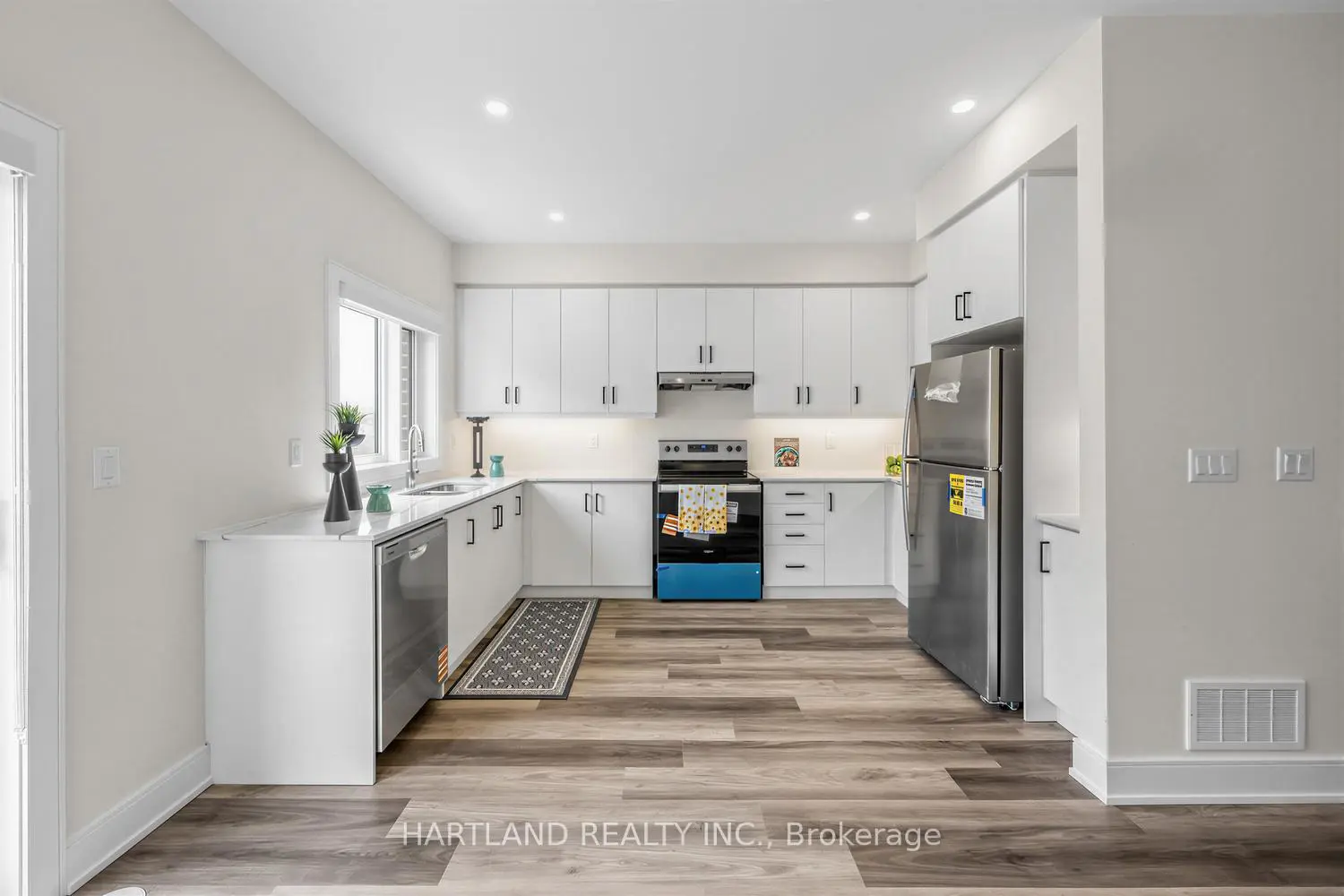Additional image 5 of 1695 Dersan Street 505