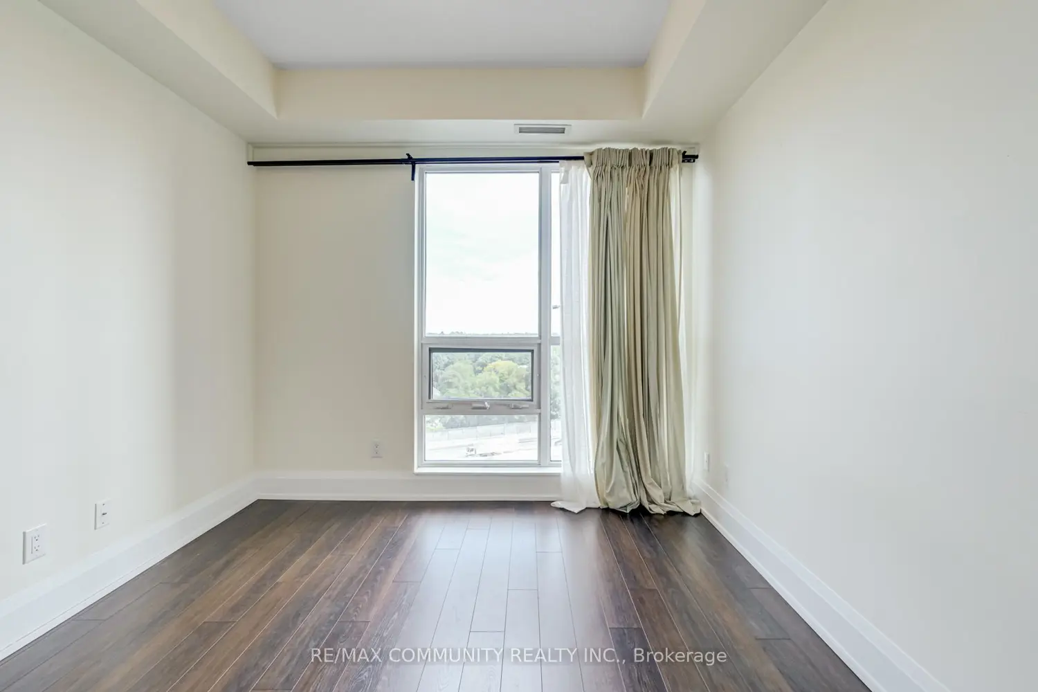 Additional image 12 of 120 Harrison Garden Boulevard 1008