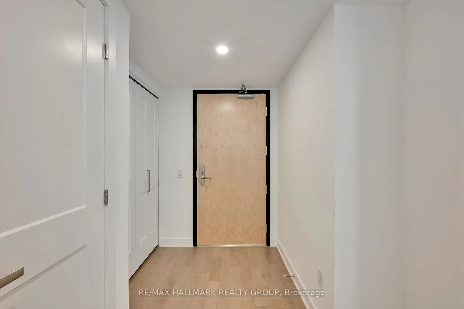 340 Queen Street 906