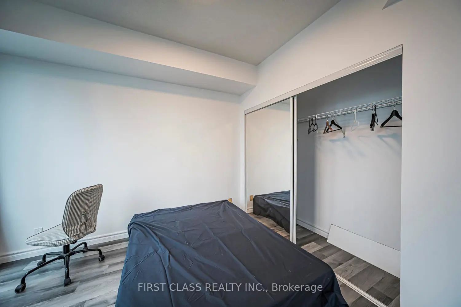 Additional image 16 of 832 Bay Street 4608