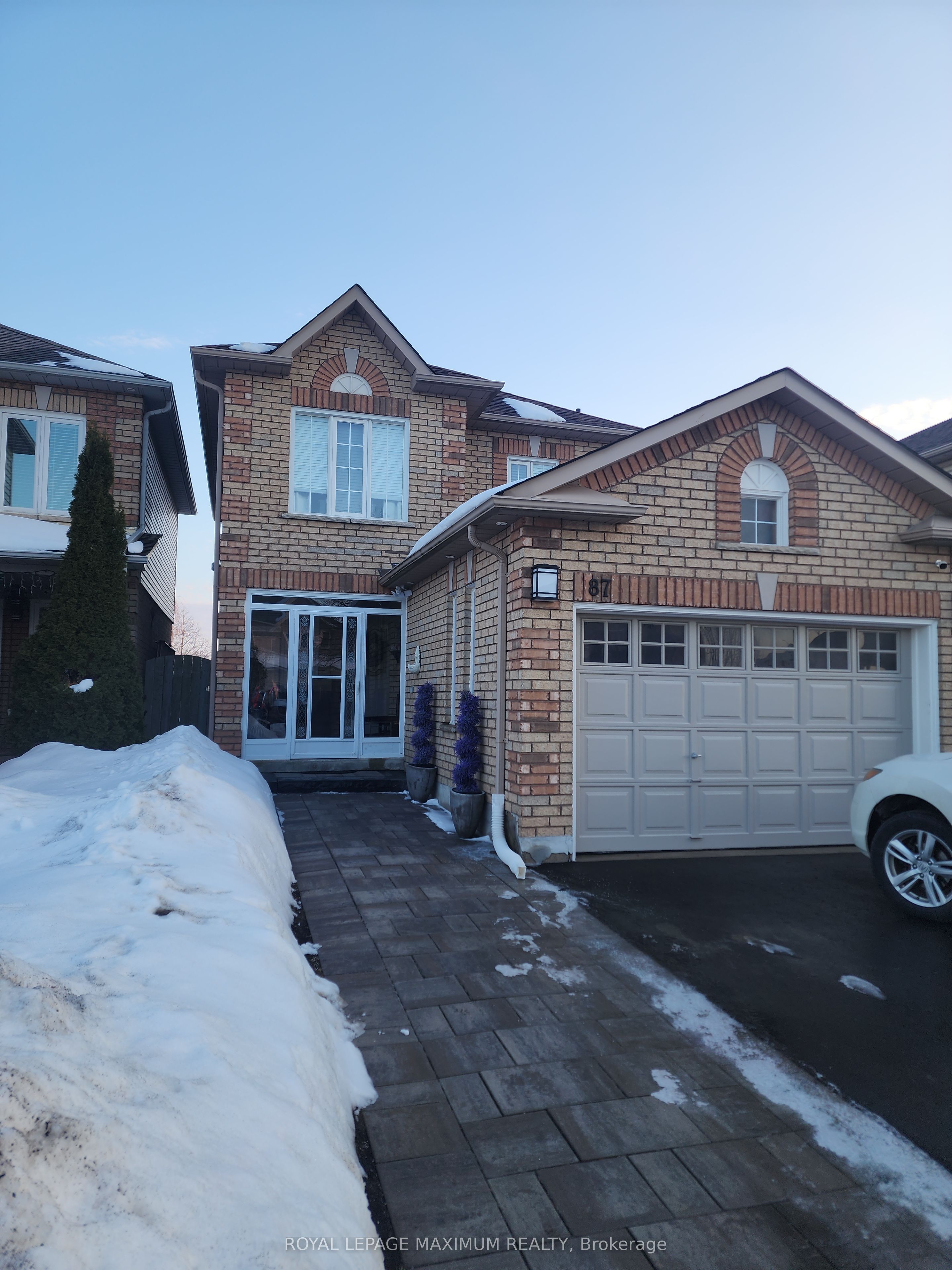 87 Breeze Drive, Bradford West Gwillimbury, ON, L3Z 3A5