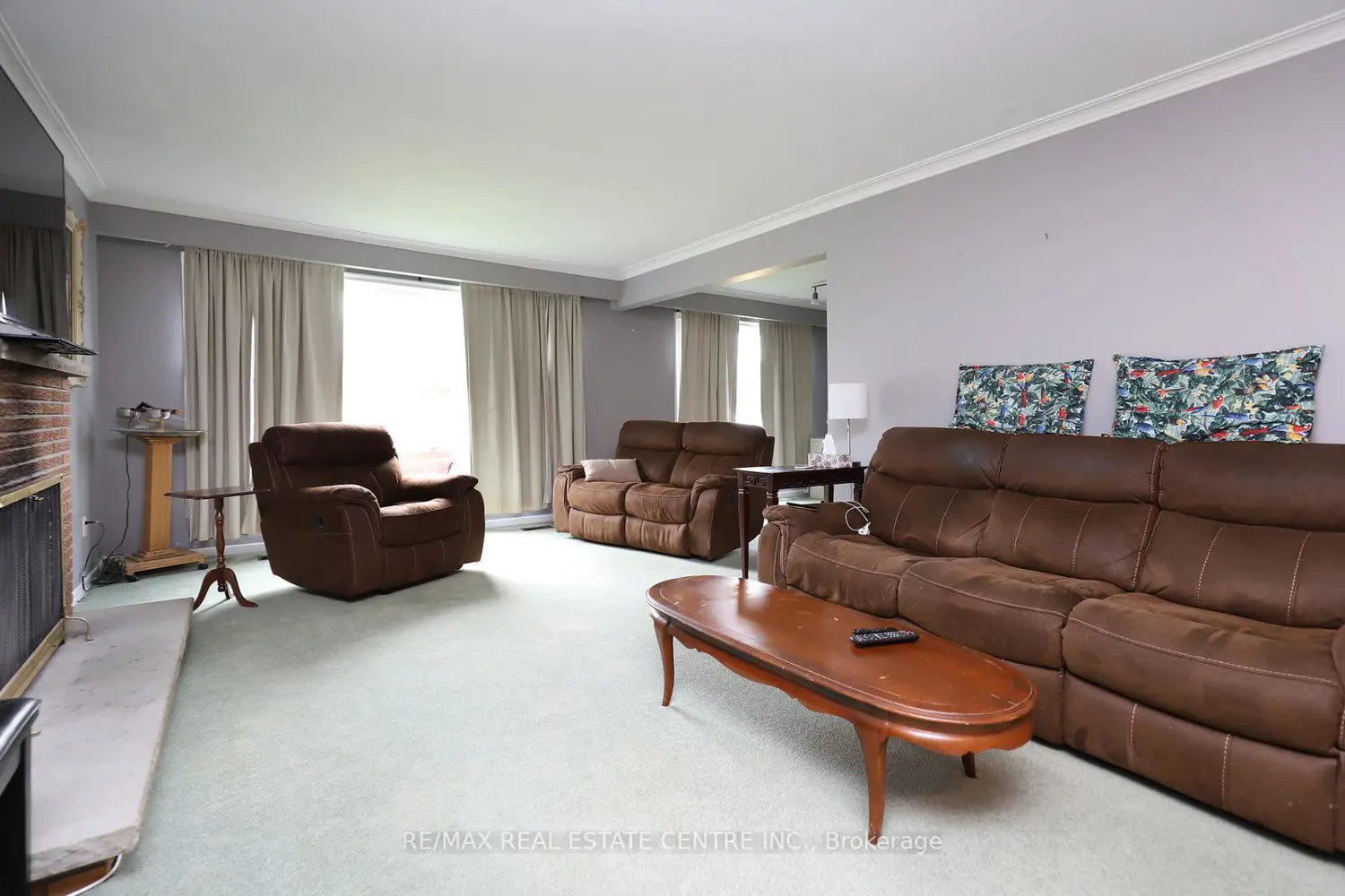 354 Maplewood Crescent photo 4
