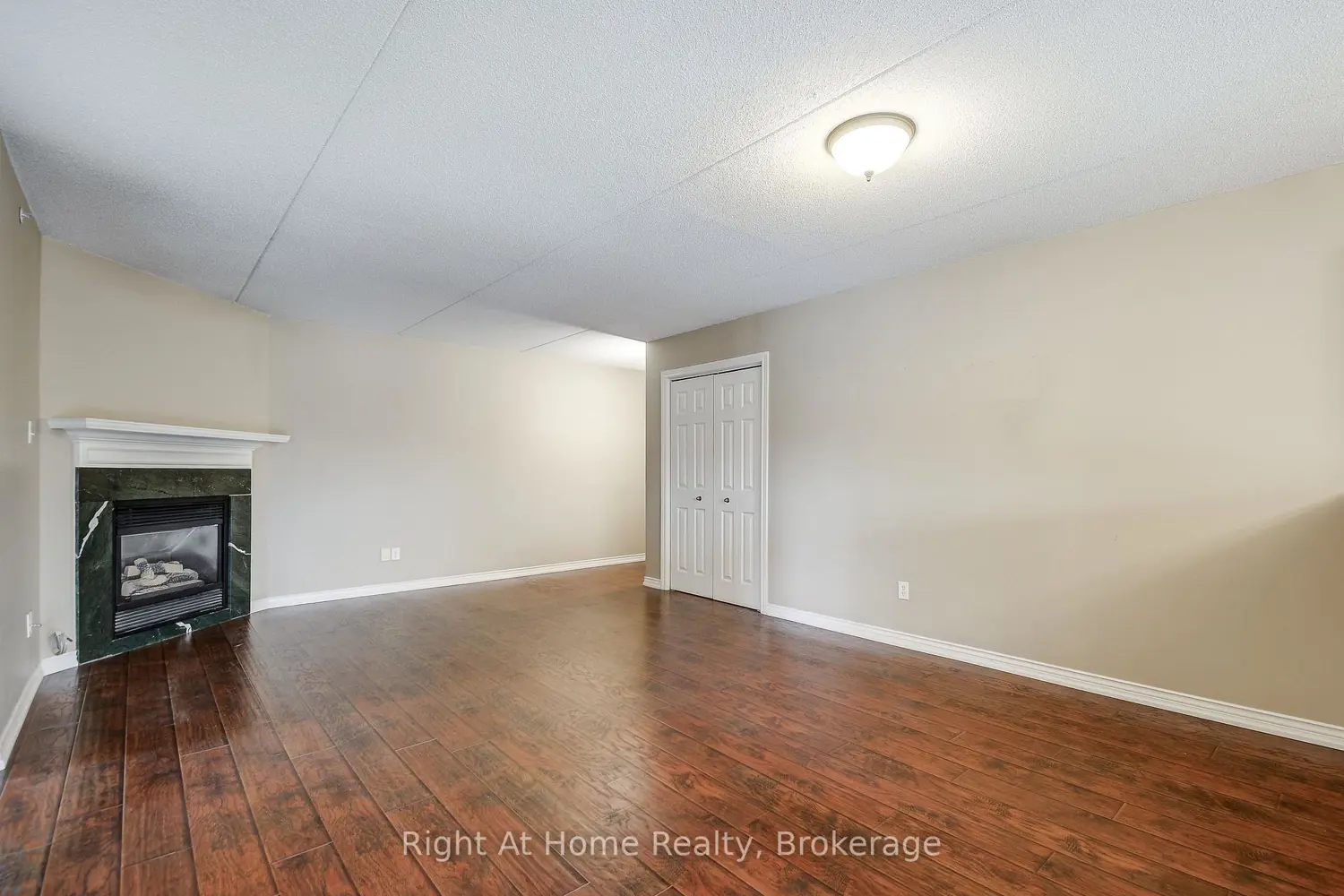 Additional image 7 of 4005 Kilmer Drive 212