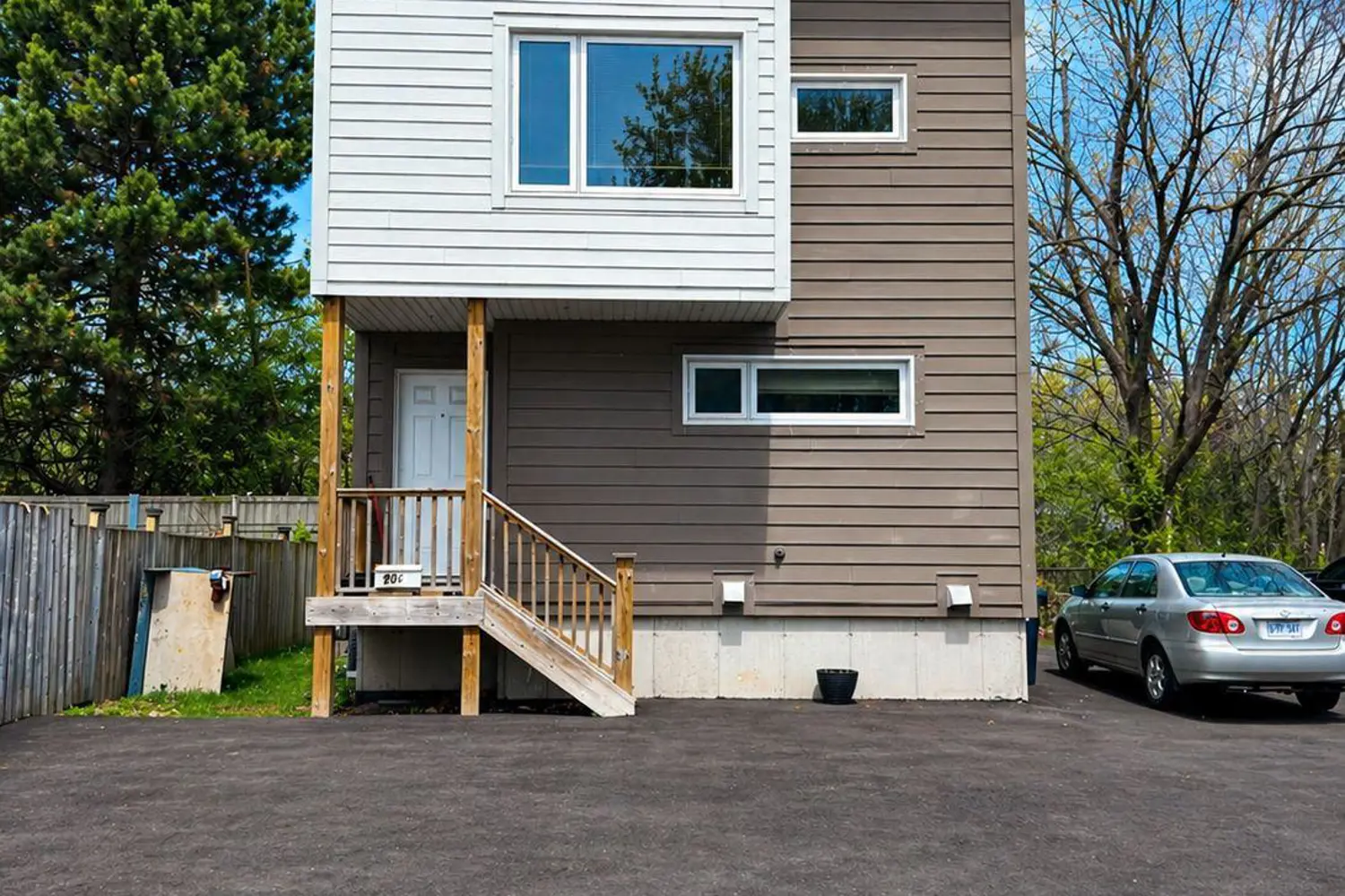 Additional image 10 of 20 C Hoskins Square