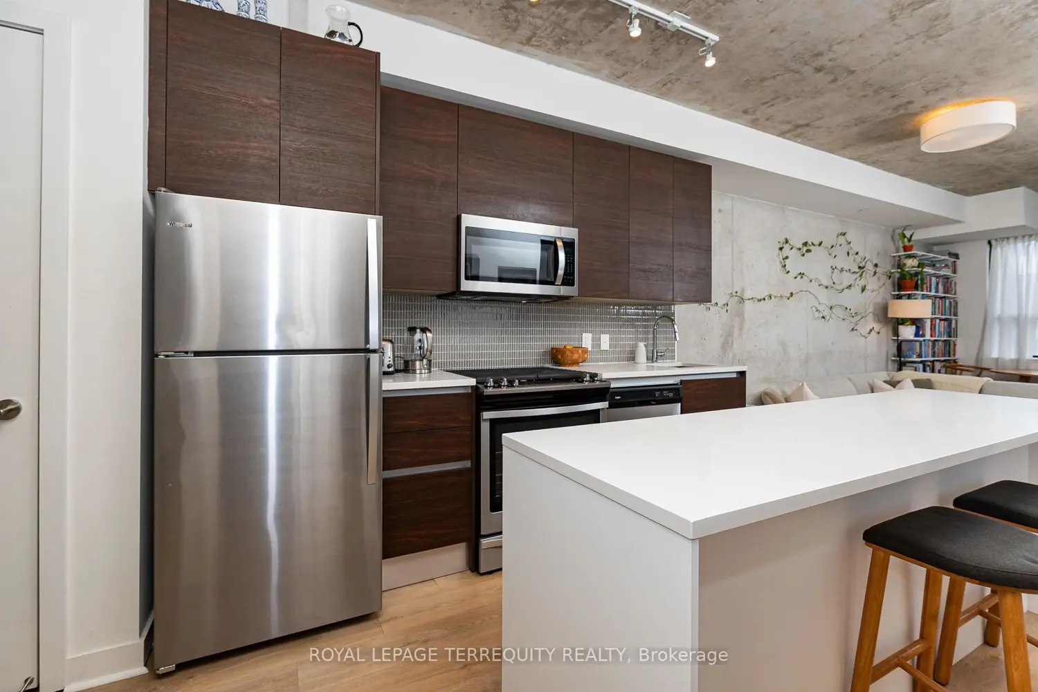 Additional image 3 of 246 Logan Avenue # 316