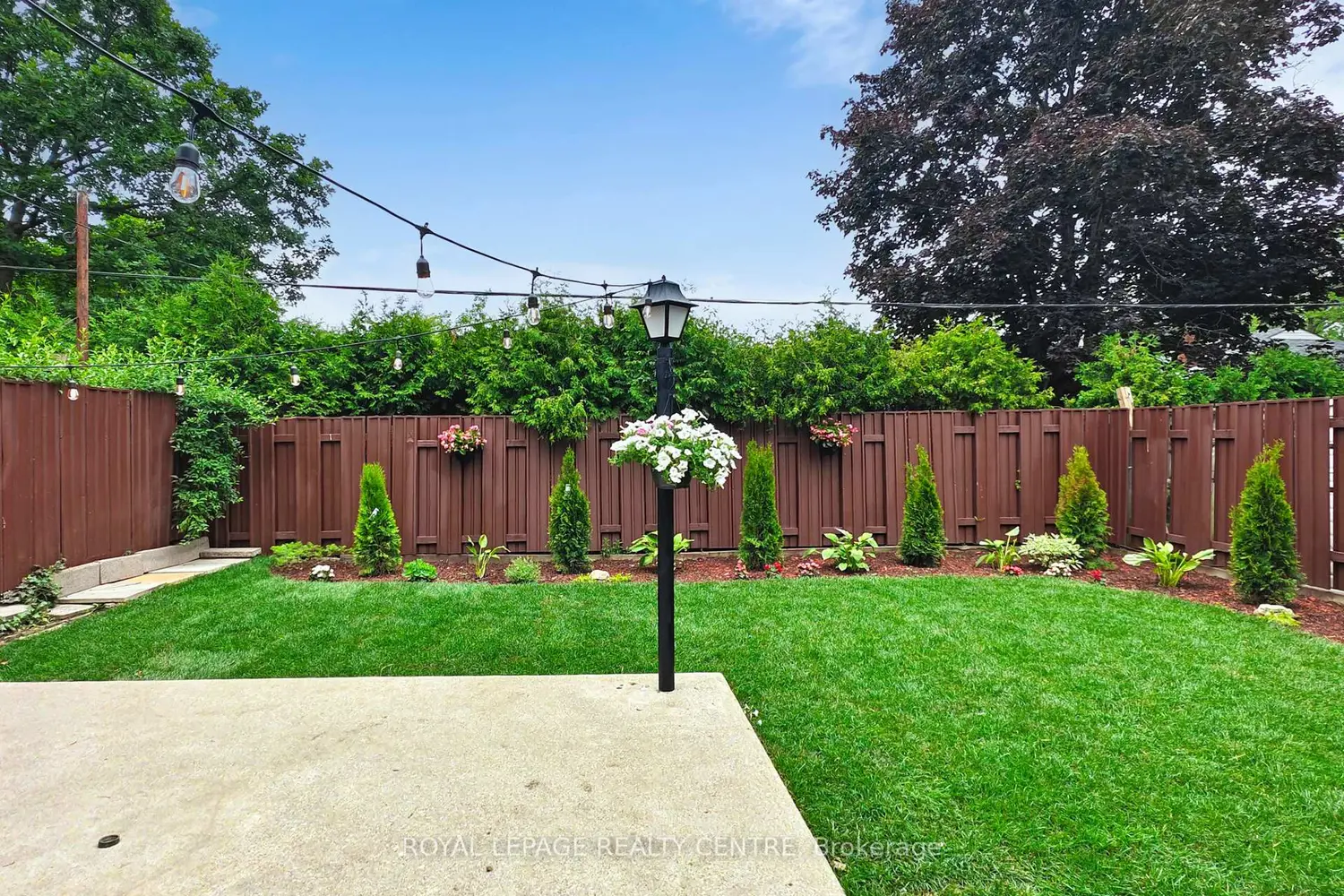 Additional image 11 of 776 Garth Street