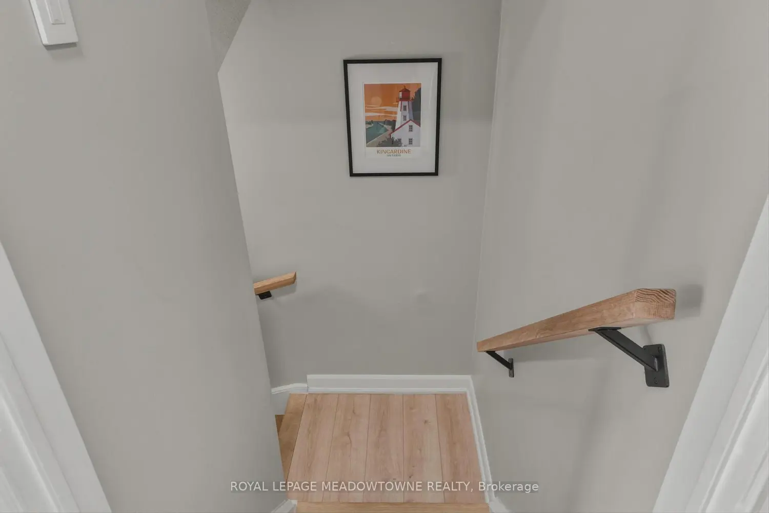 Additional image 6 of 2272 Mowat Avenue 37
