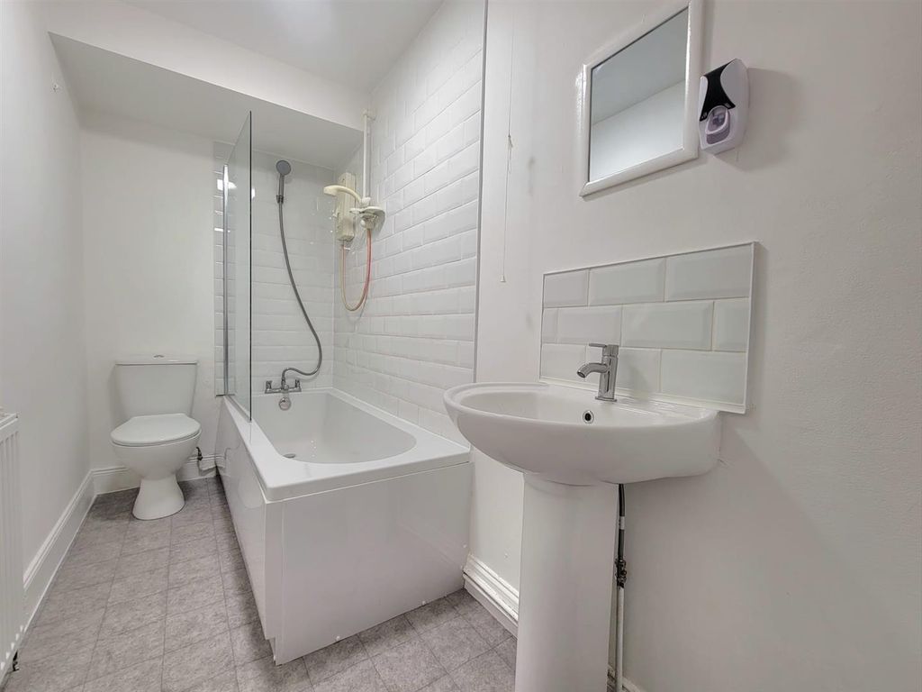 Additional image 6 of 2 bed flat to rentWellesley Road, Methil, Fife KY8