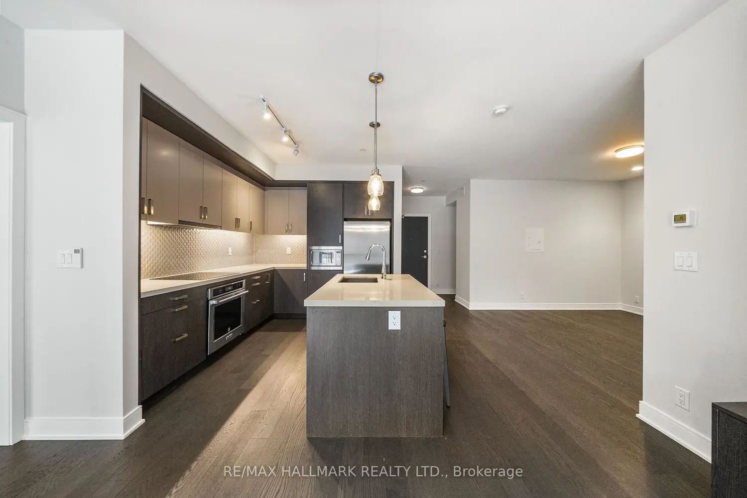 Additional image 4 of 1575 Lakeshore Road 111