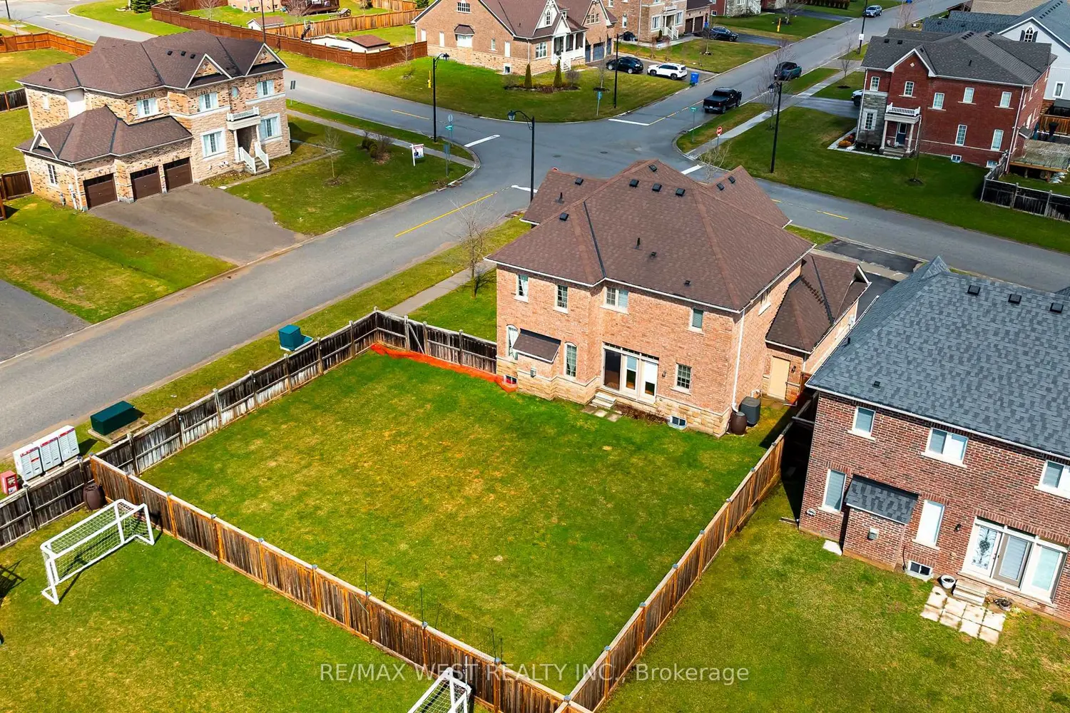 Additional image 14 of 10 Stonegate Avenue