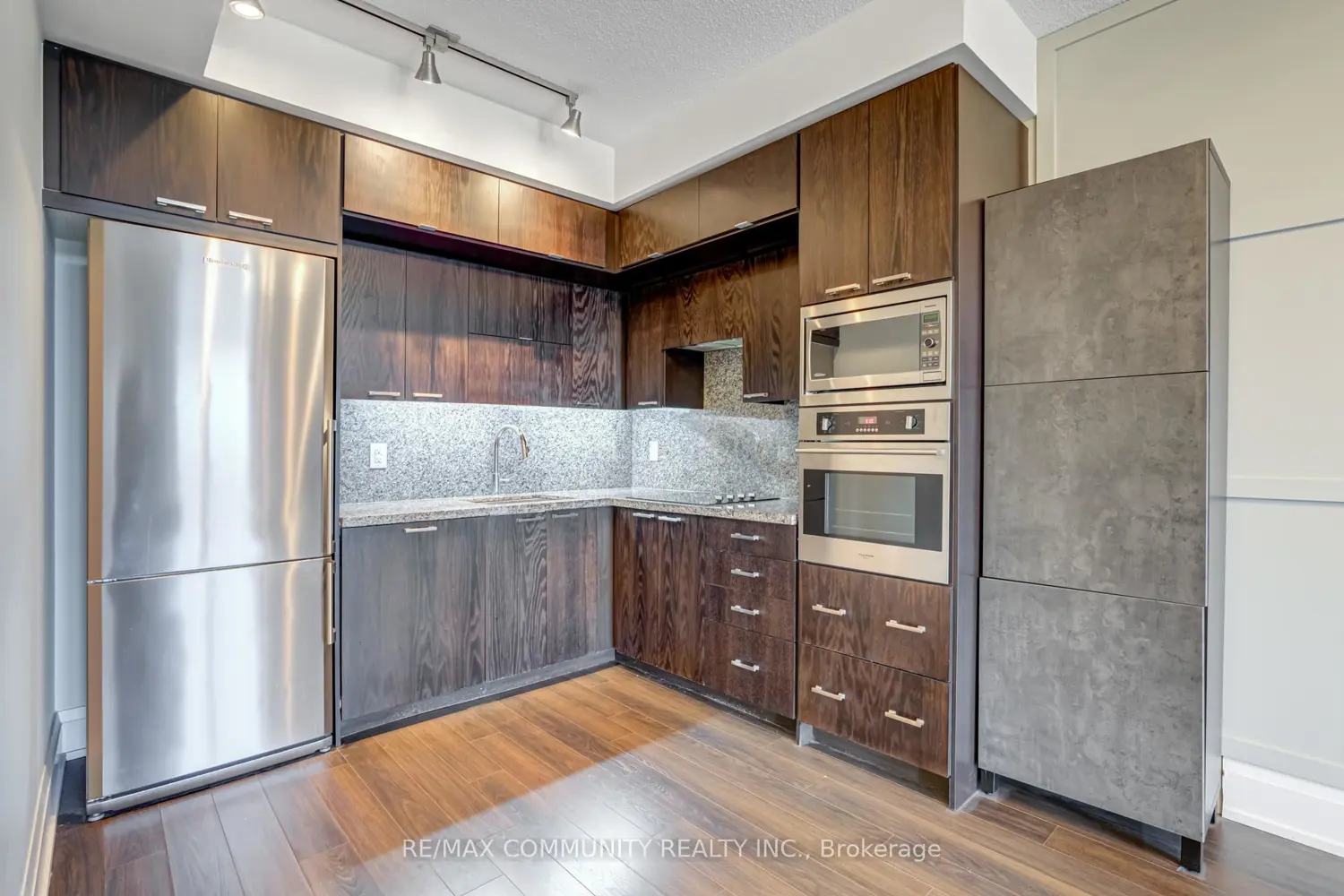 Additional image 4 of 120 Harrison Garden Boulevard 1008
