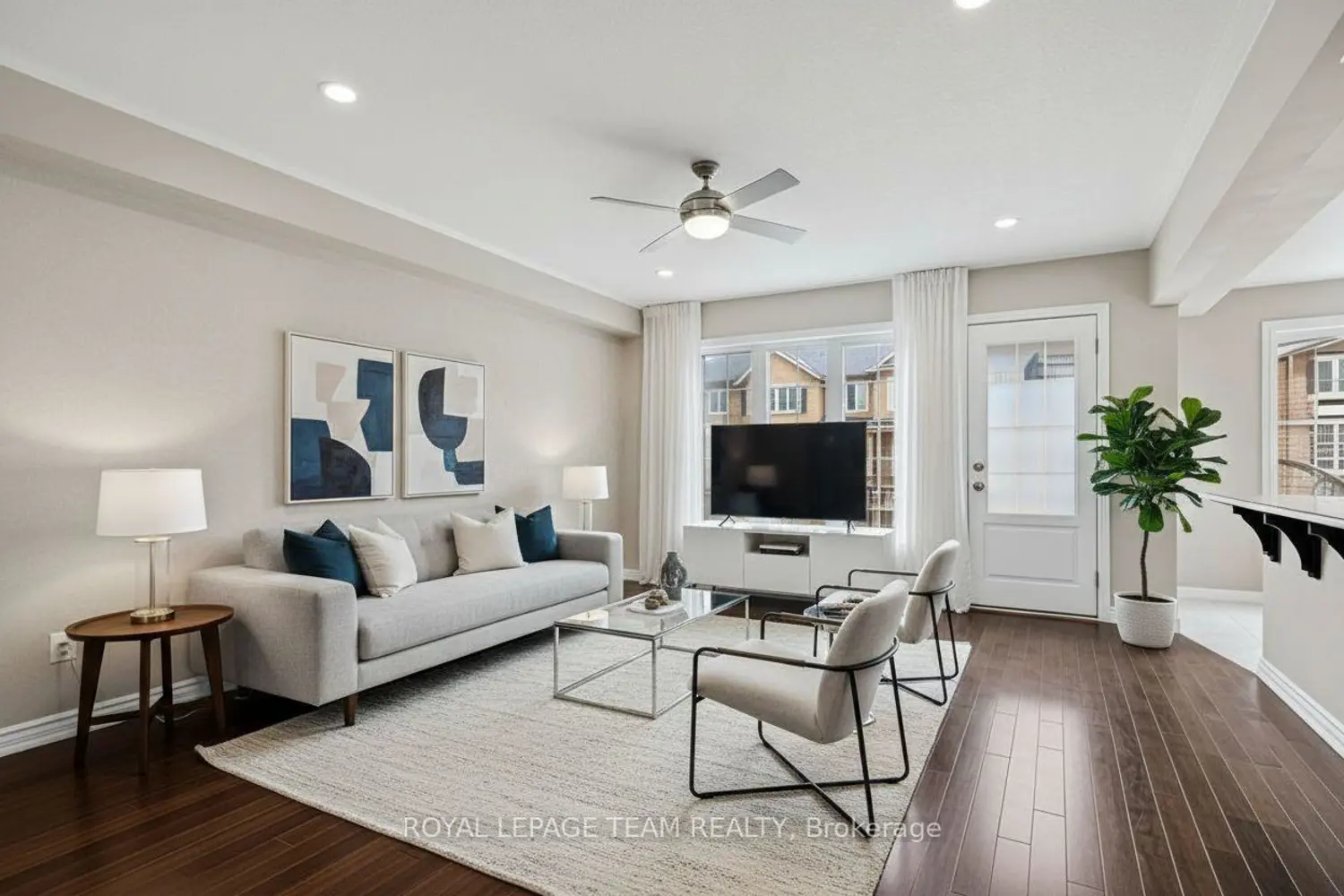 127 Grenadine Street photo 5