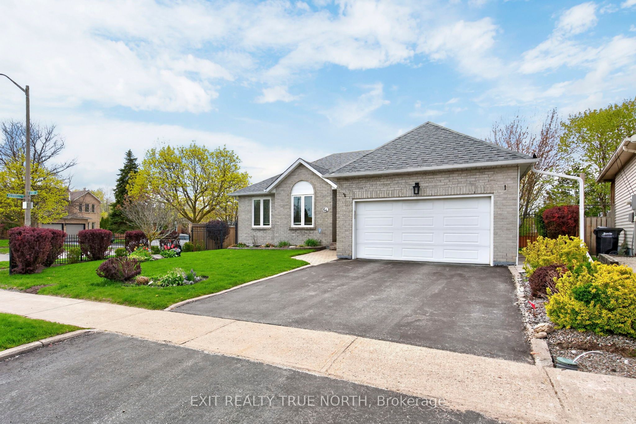Additional image 2 of 64 Gosney Crescent, Barrie, ON, L4N 6T7