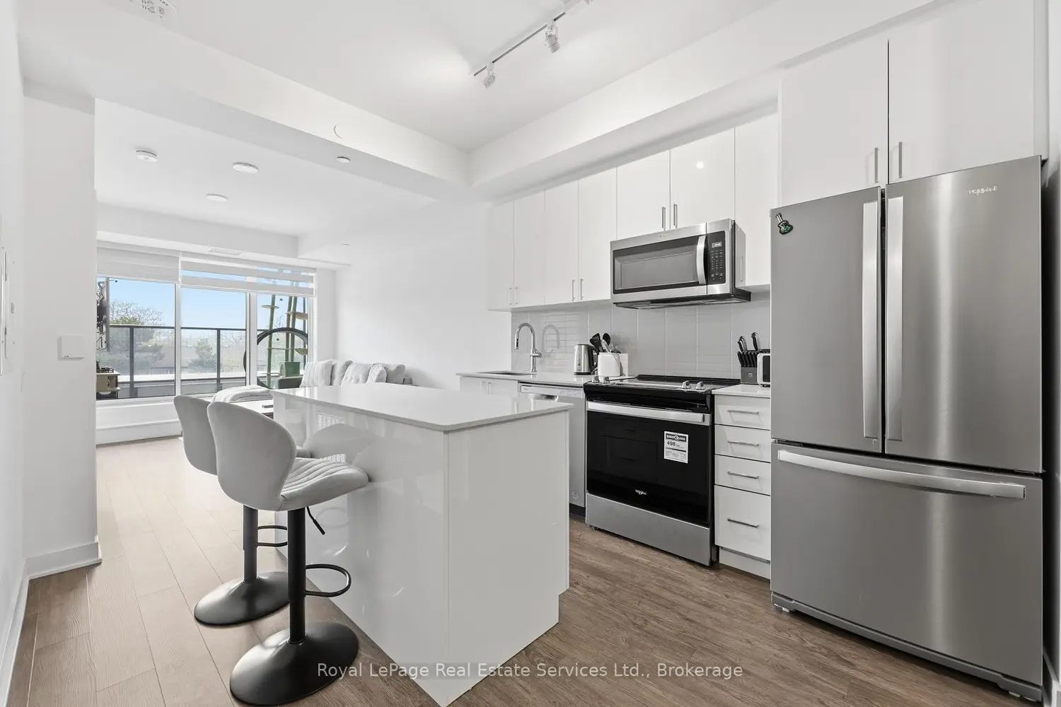 Additional image 6 of 2782 Barton Street 202