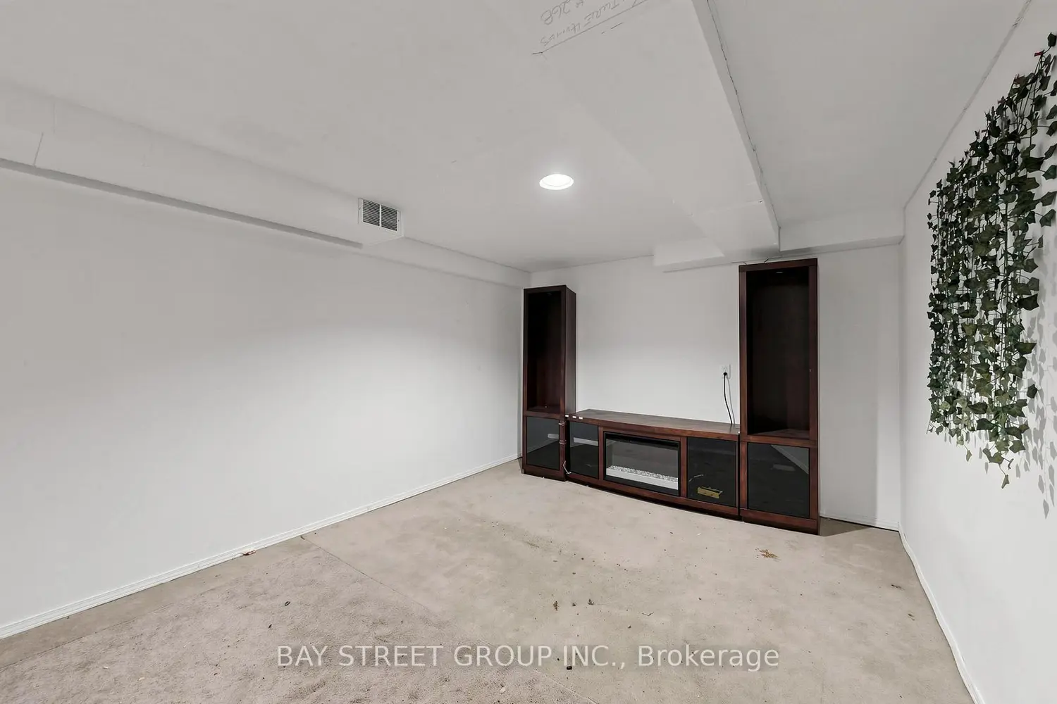 Additional image 11 of 985 Linden Street