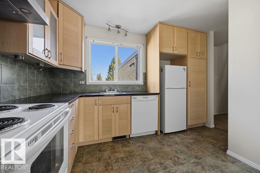 Additional image 6 of 17429 77 Avenue NW, Edmonton, AB, T5T0H9