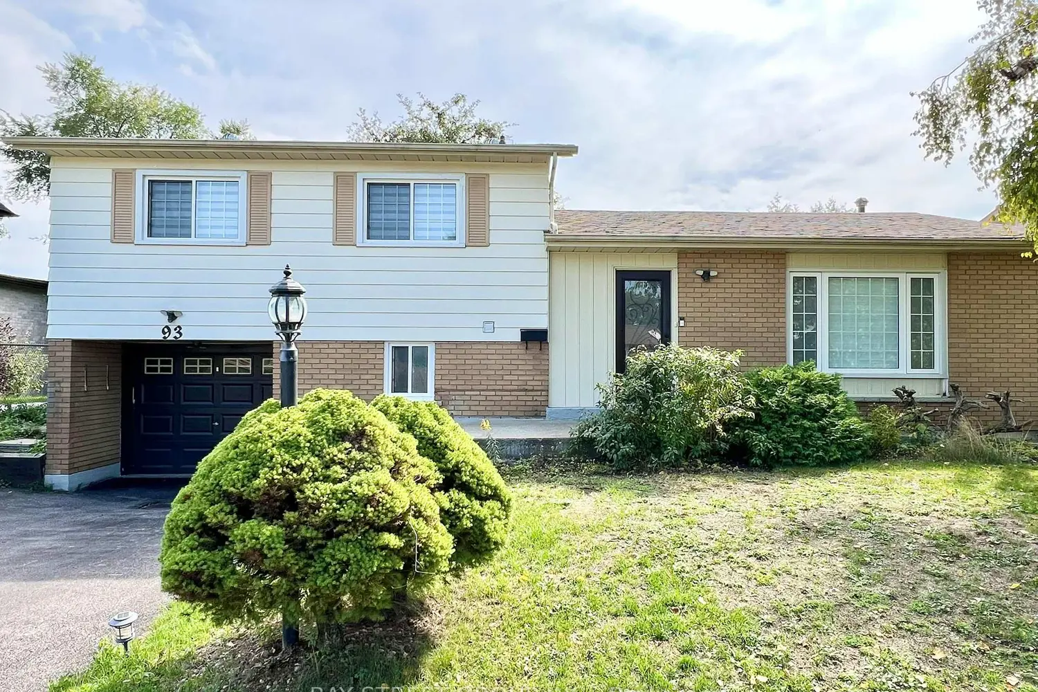 93 Parkway Avenue