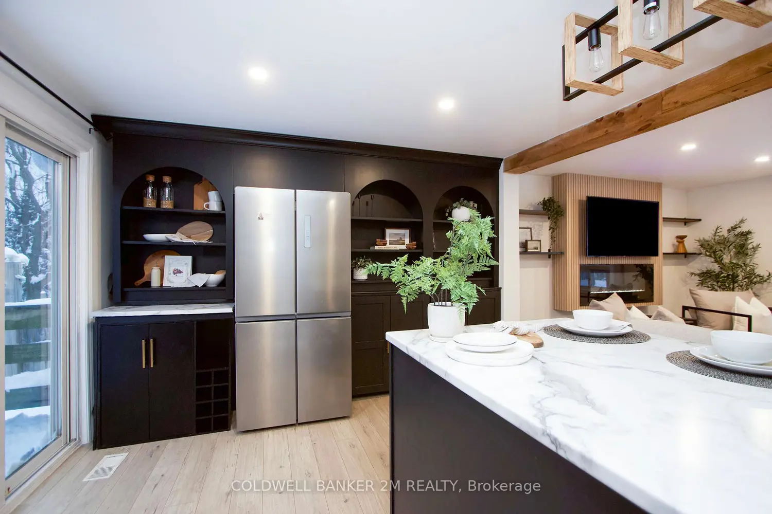 Additional image 11 of 812 Burnham Street
