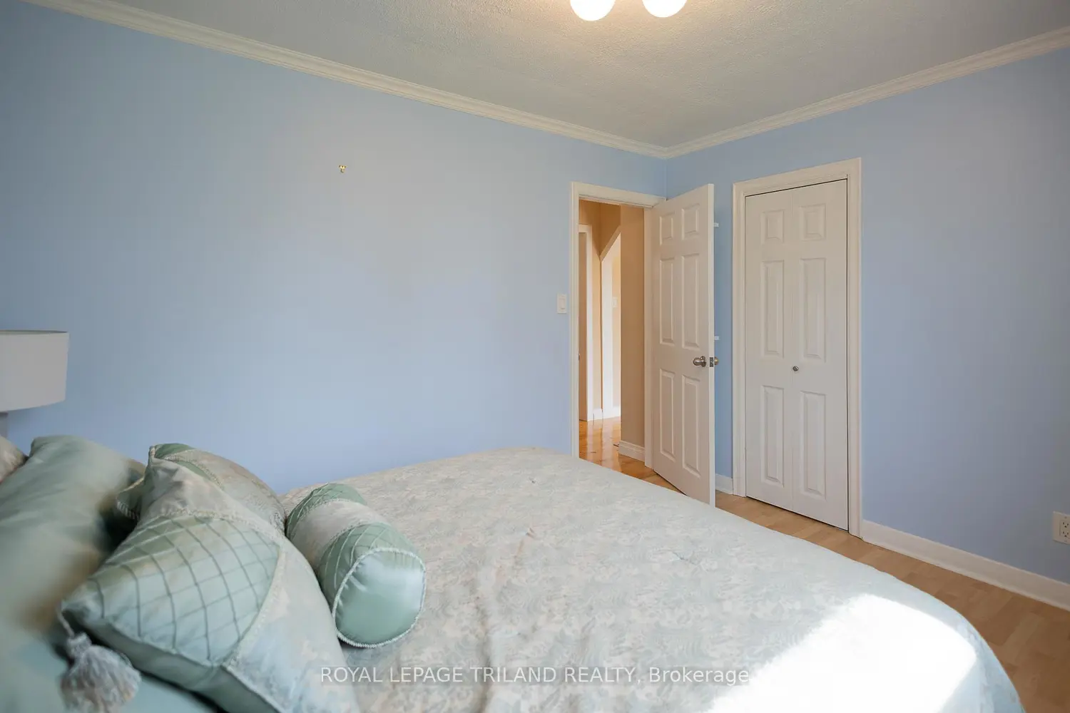 Additional image 5 of 708 Norwood Avenue