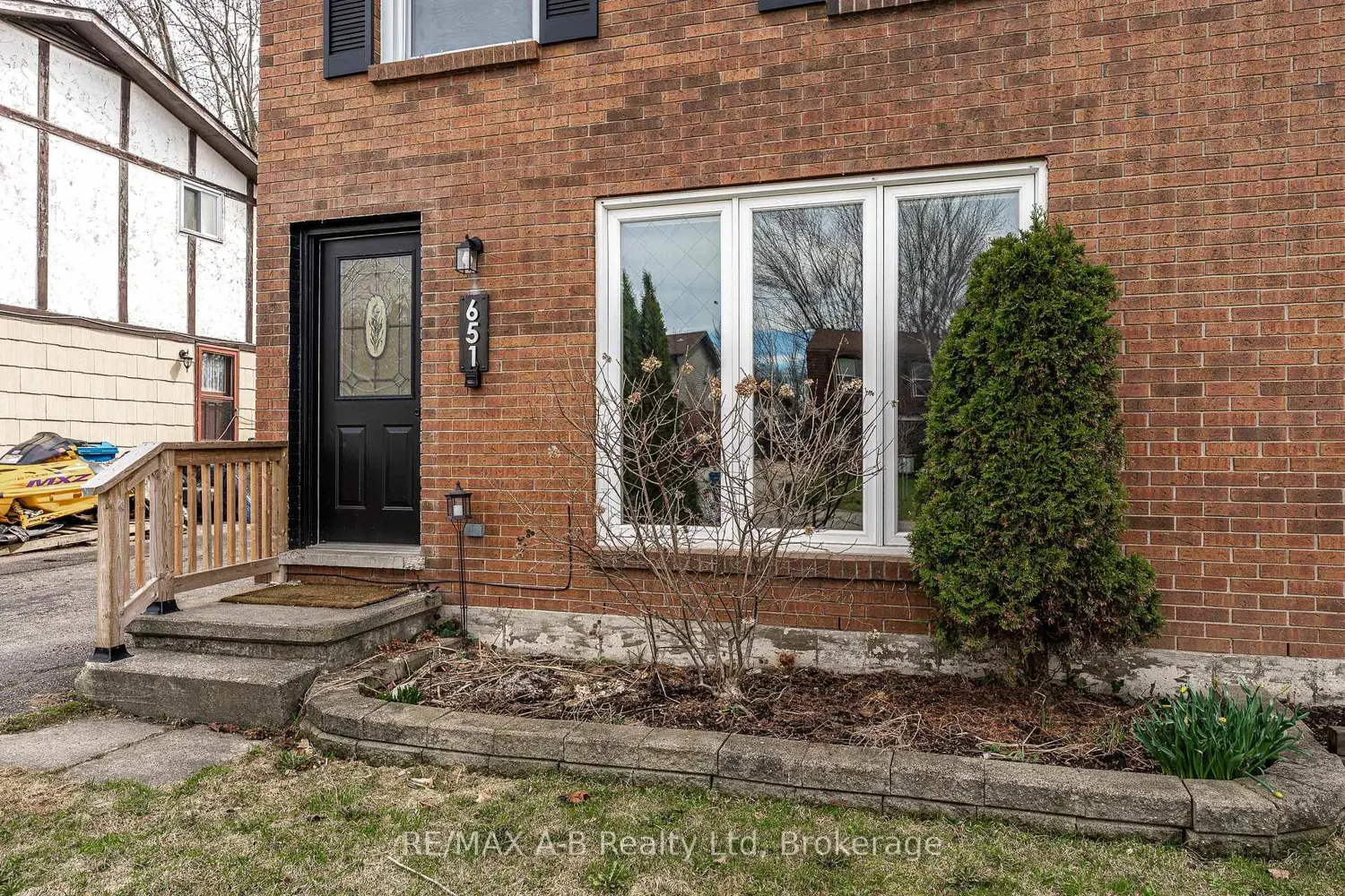 Additional image 3 of 651 Devon Street