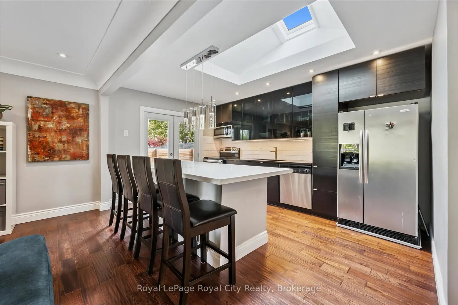 20 Highview Place photo 5