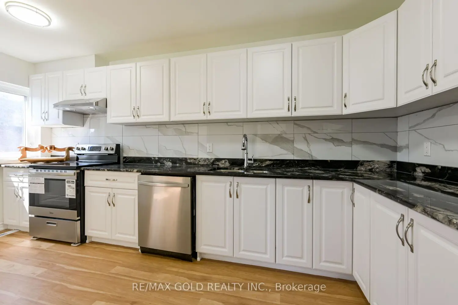 Additional image 7 of 1601 Albion Road 266