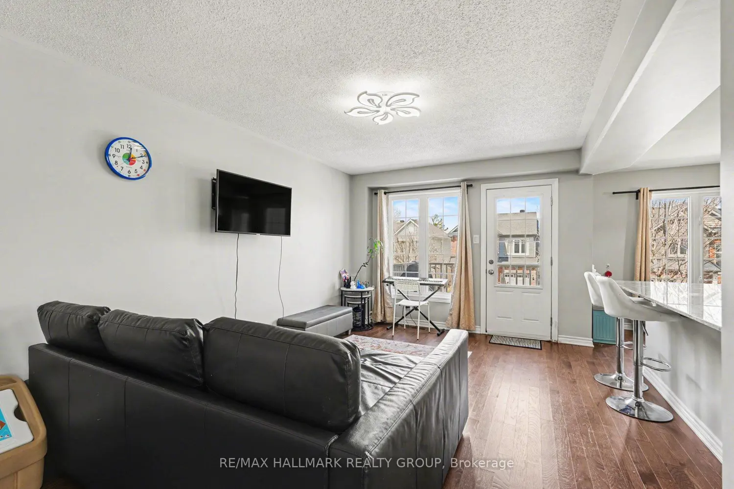 217 Bensinger Way photo 4