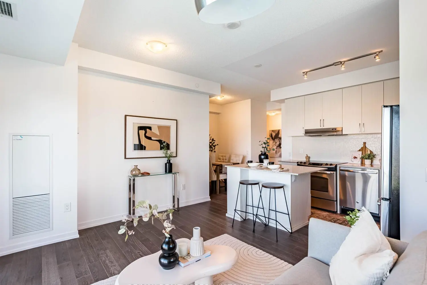 Additional image 8 of 2560 Eglinton Avenue 610