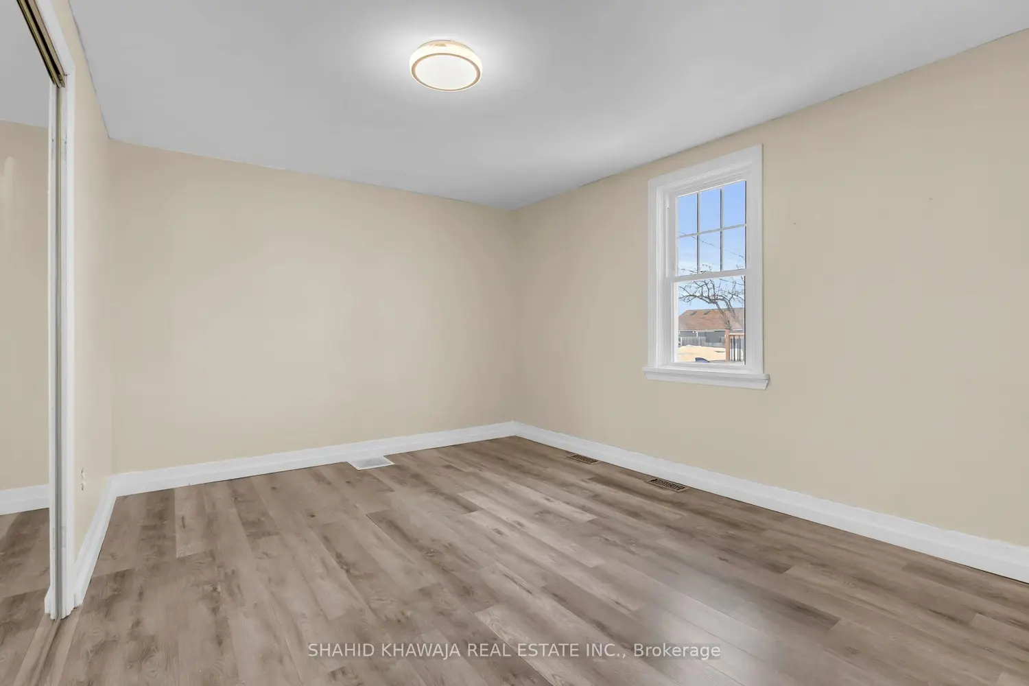 Additional image 6 of 22 Lyons Avenue