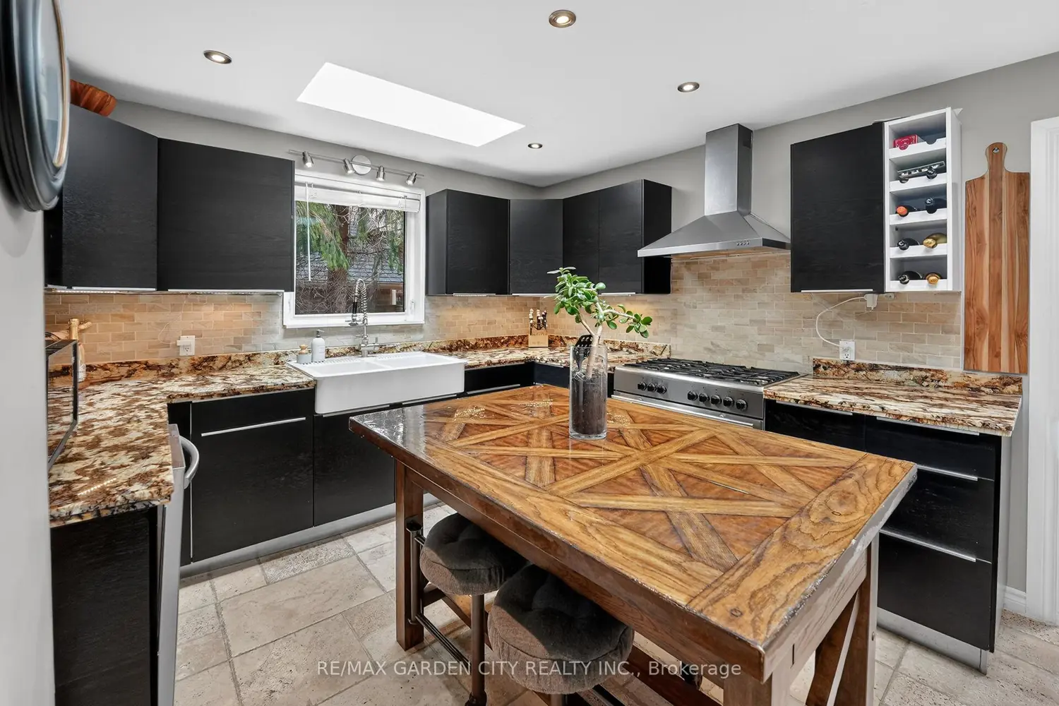 Additional image 6 of 3555 Campden Road