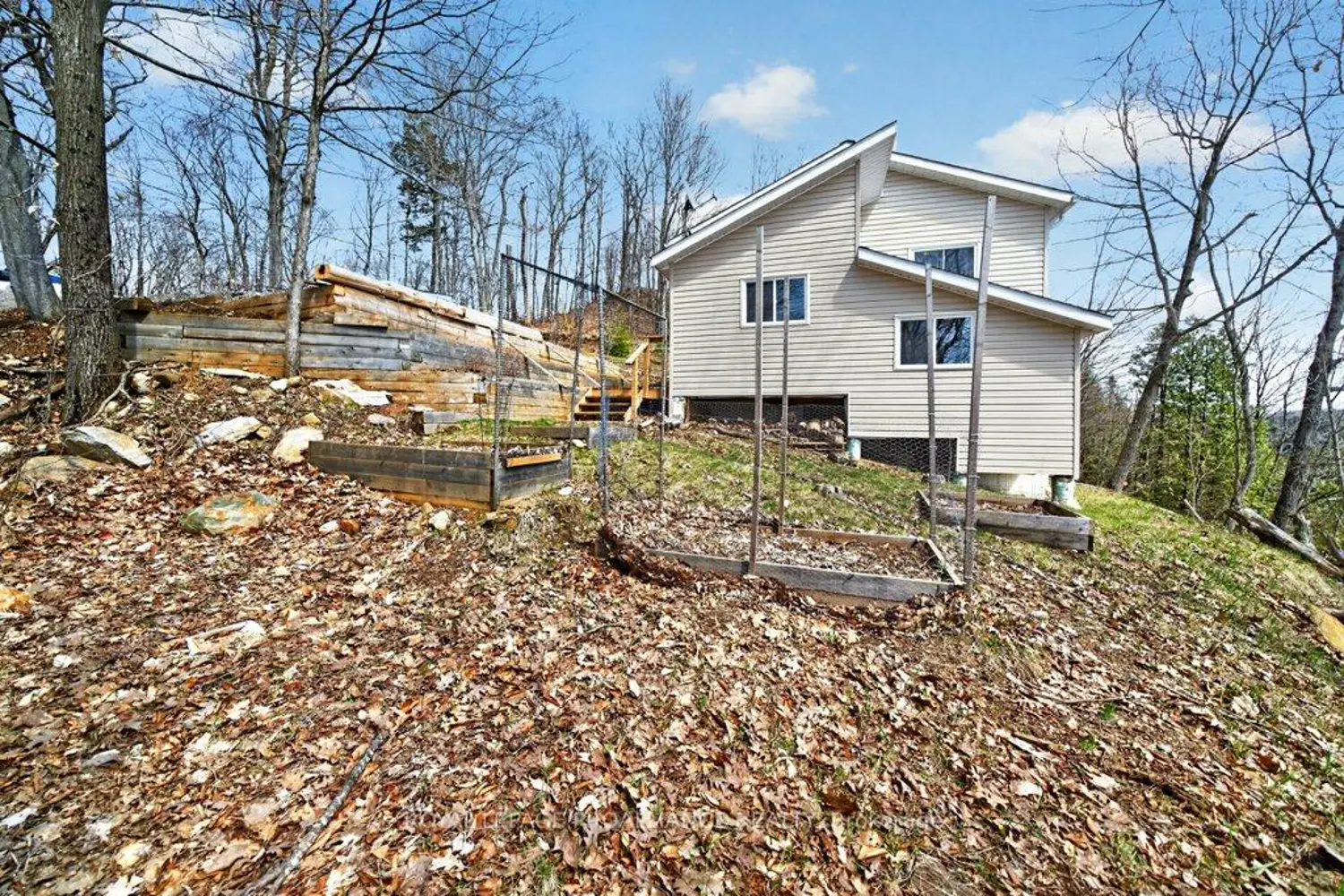 Additional image 5 of 1076 Valley Lane