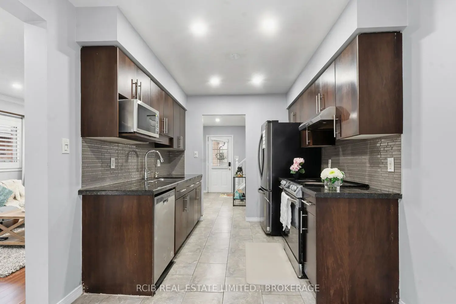 Additional image 5 of 1337 Reardon Boulevard