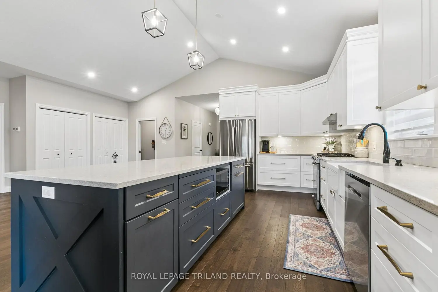 76 Coulter Avenue photo 4