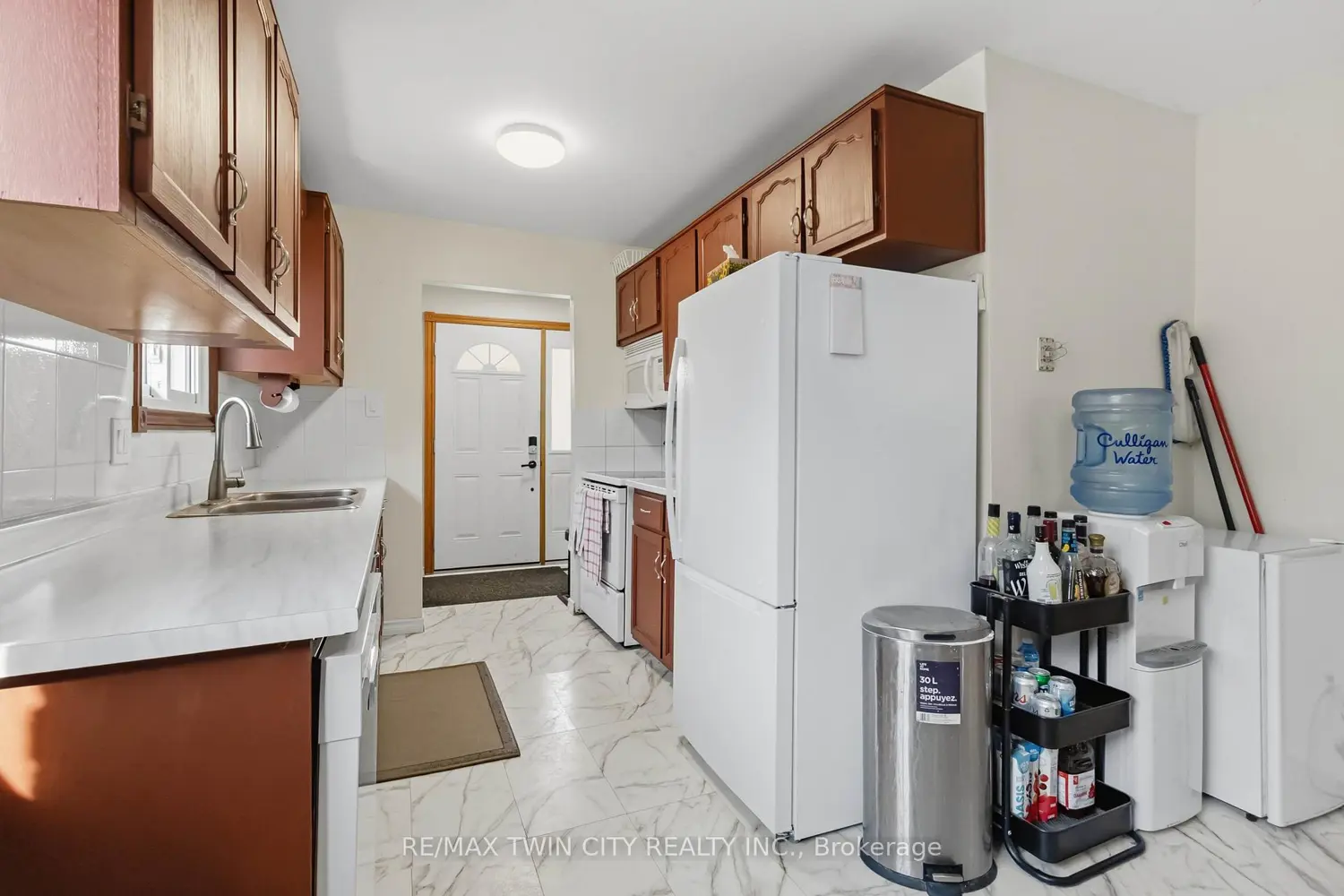 47 Abeles Avenue photo 4