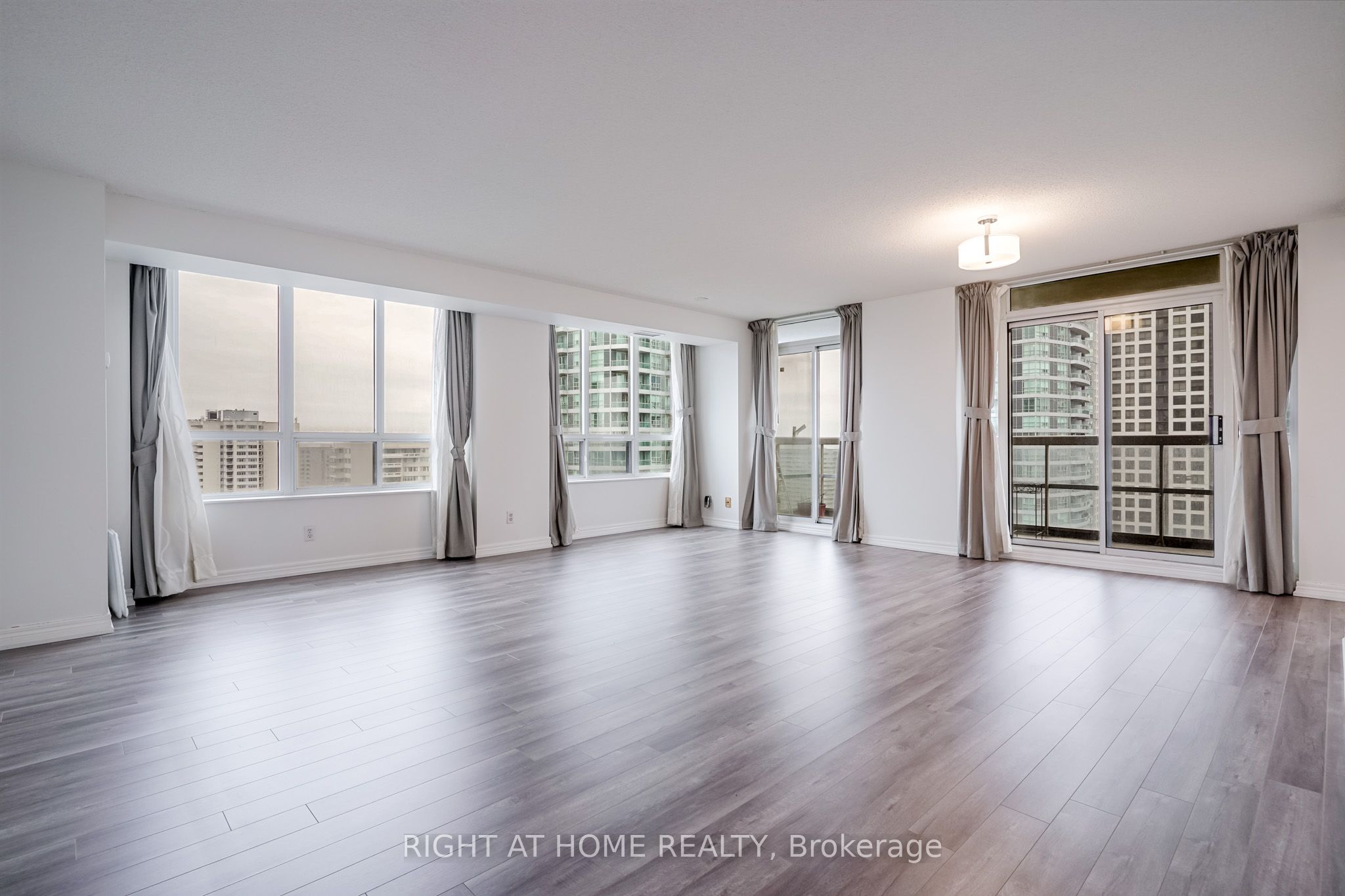 Additional image 6 of 2205-156 Enfield Place, Mississauga, ON, L5B 4L8