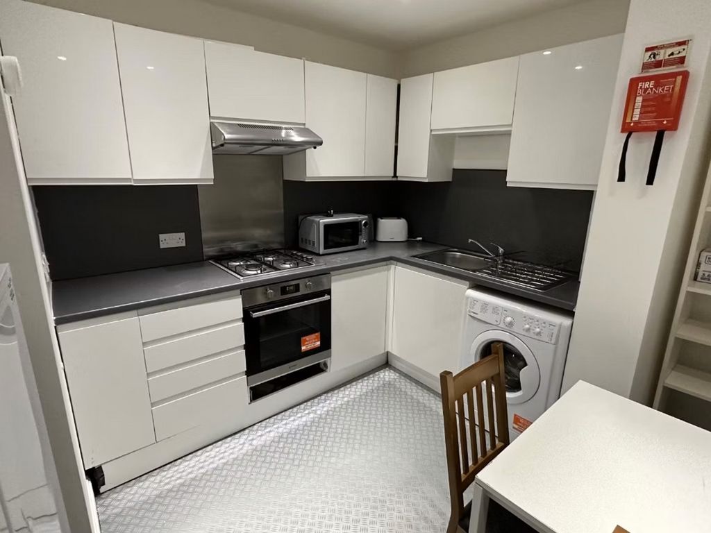 Additional image 3 of 5 bed flat to rentMarchmont Crescent, Edinburgh EH9