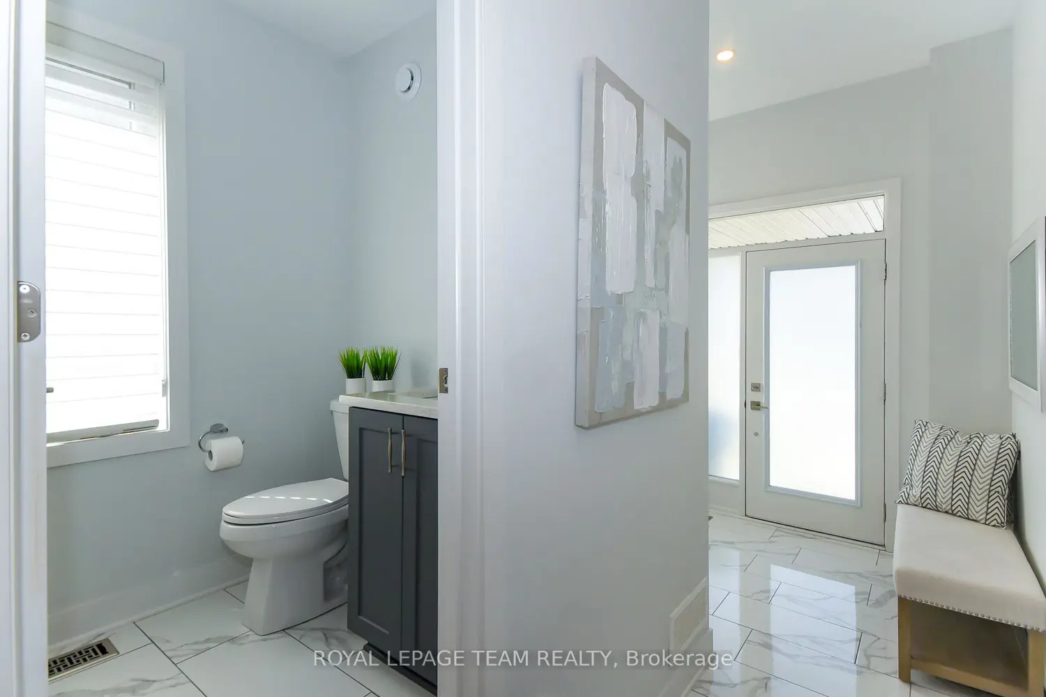 725 Capricorn Circle photo 3