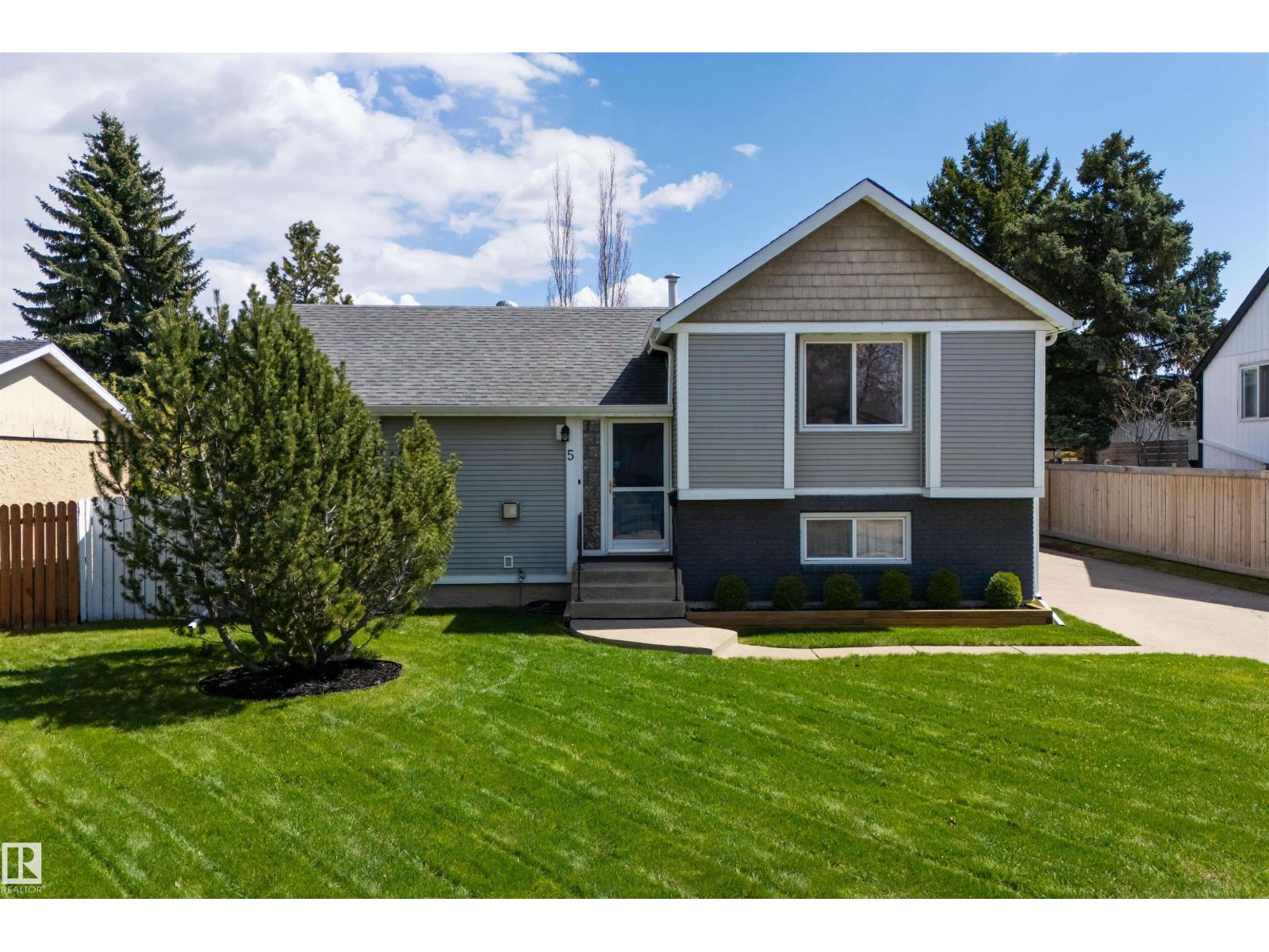 5 Arlington Drive, St. Albert, AB, T8N2V4