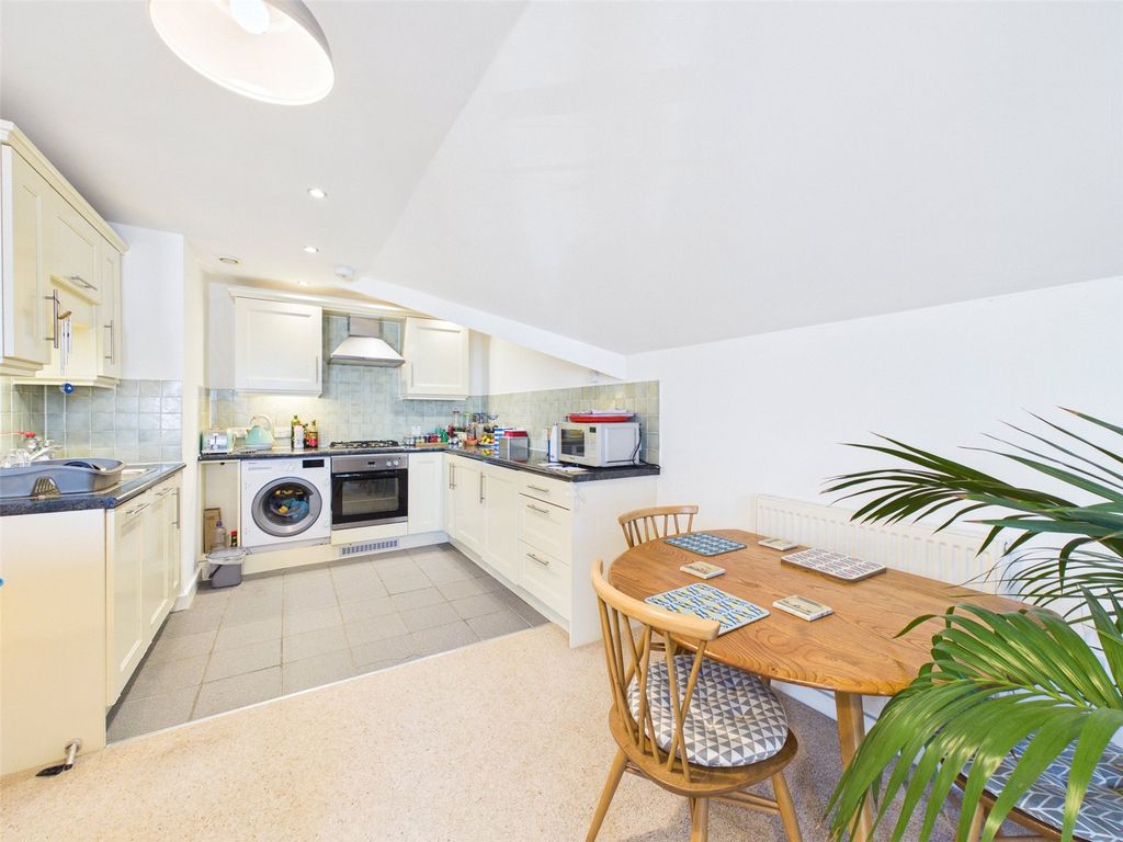 Additional image 3 of 2 bed flat to rentMorwenna House 4-6, Summerleaze Crescent, Bude EX23