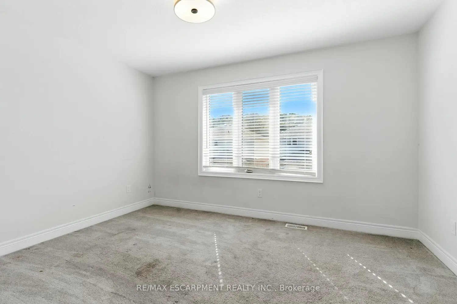 Additional image 11 of 43 Riesling Court