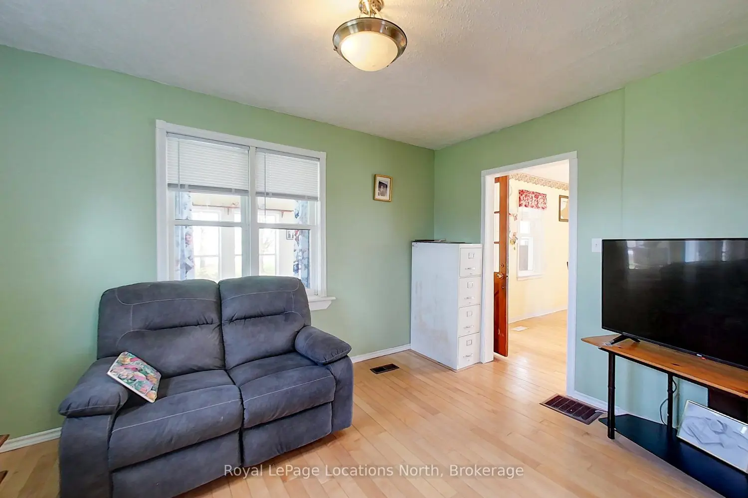 Additional image 7 of 138268 Grey 112 Road