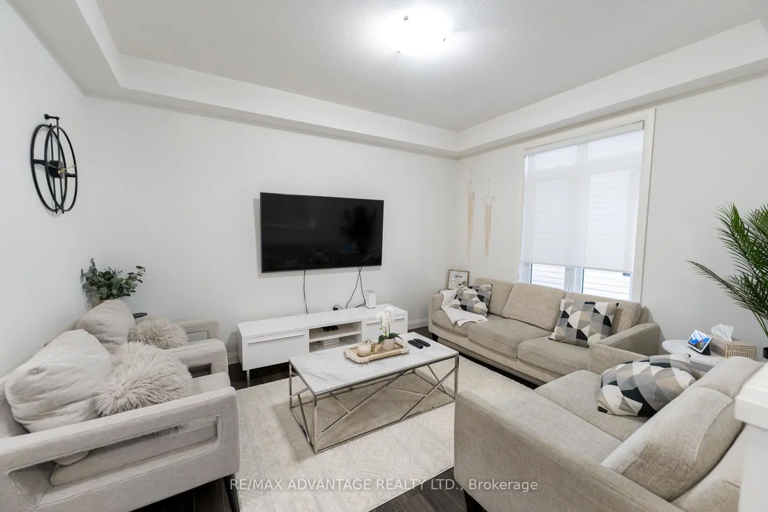Additional image 5 of 3260 Singleton Avenue 130