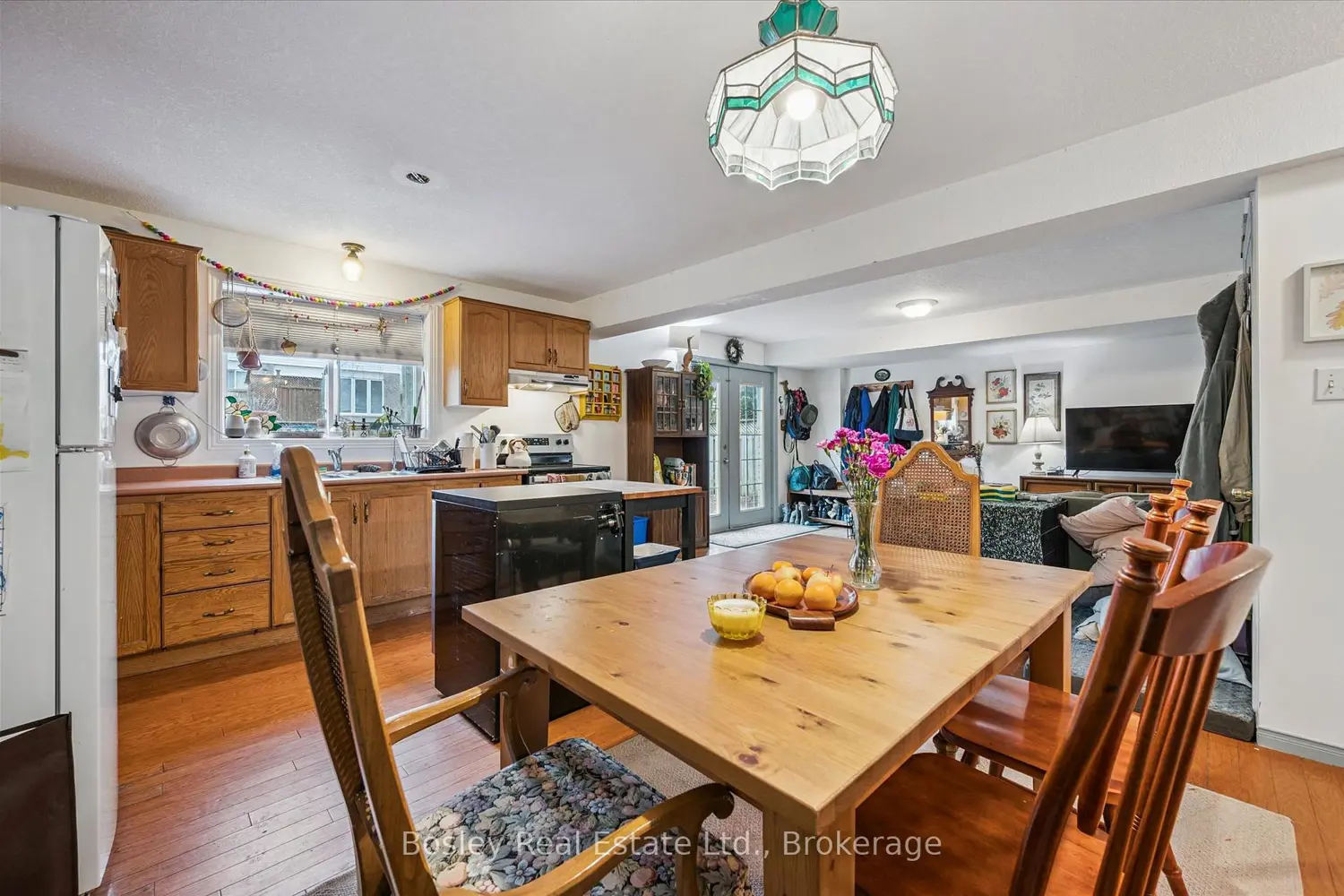 4 Hayward Crescent photo 3