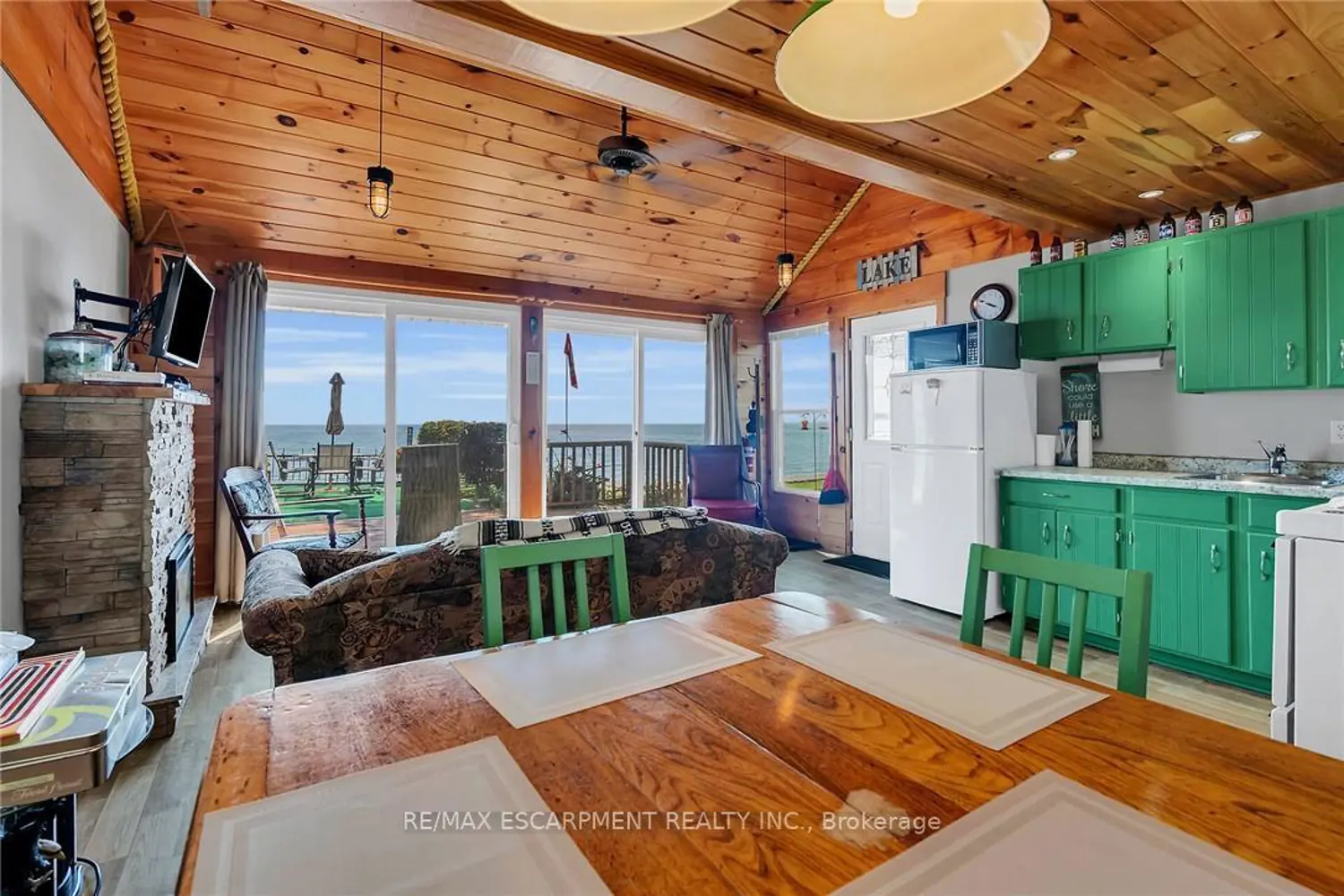 803 Sandy Bay Road photo 4