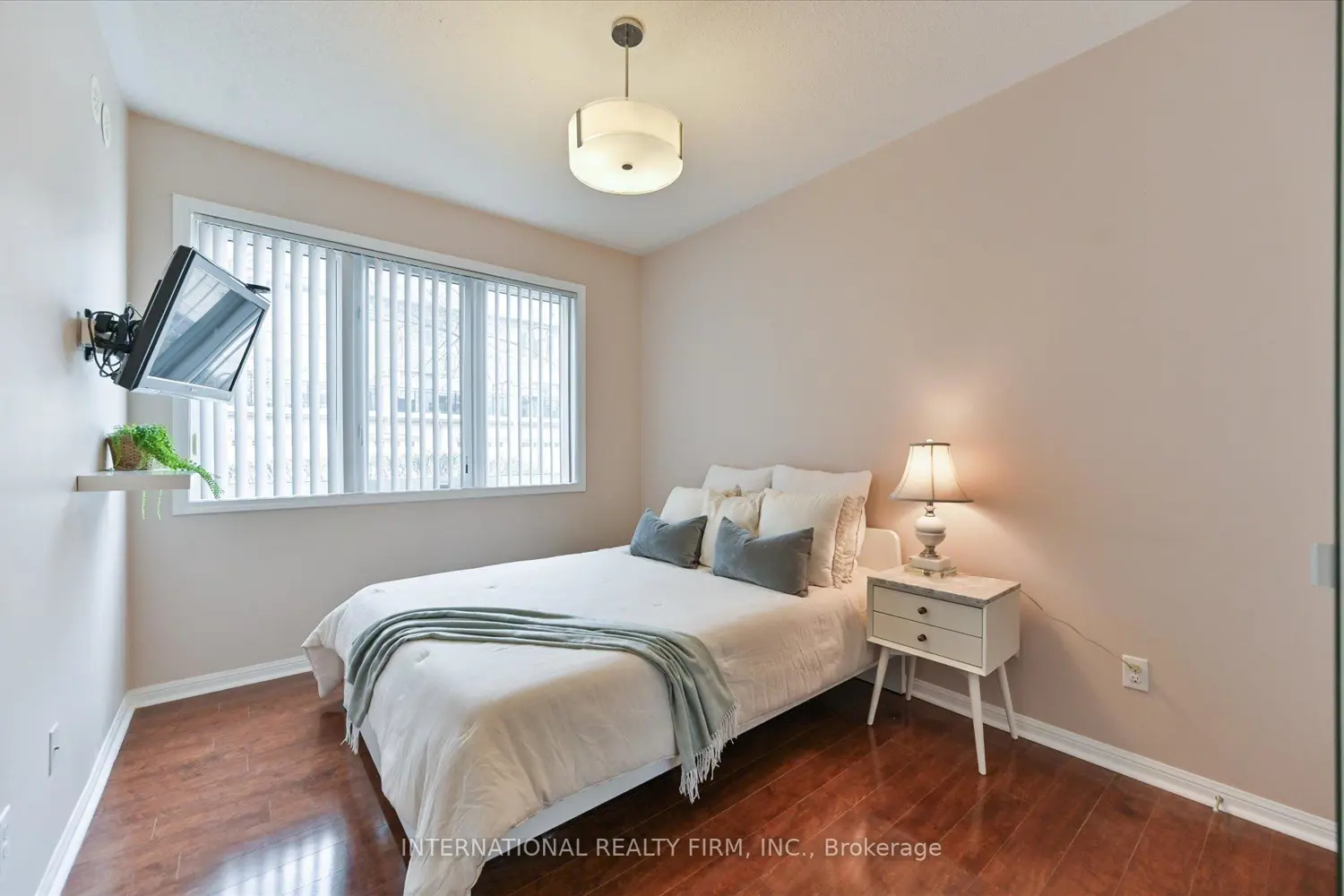 Additional image 15 of 3075 Thomas Street 111