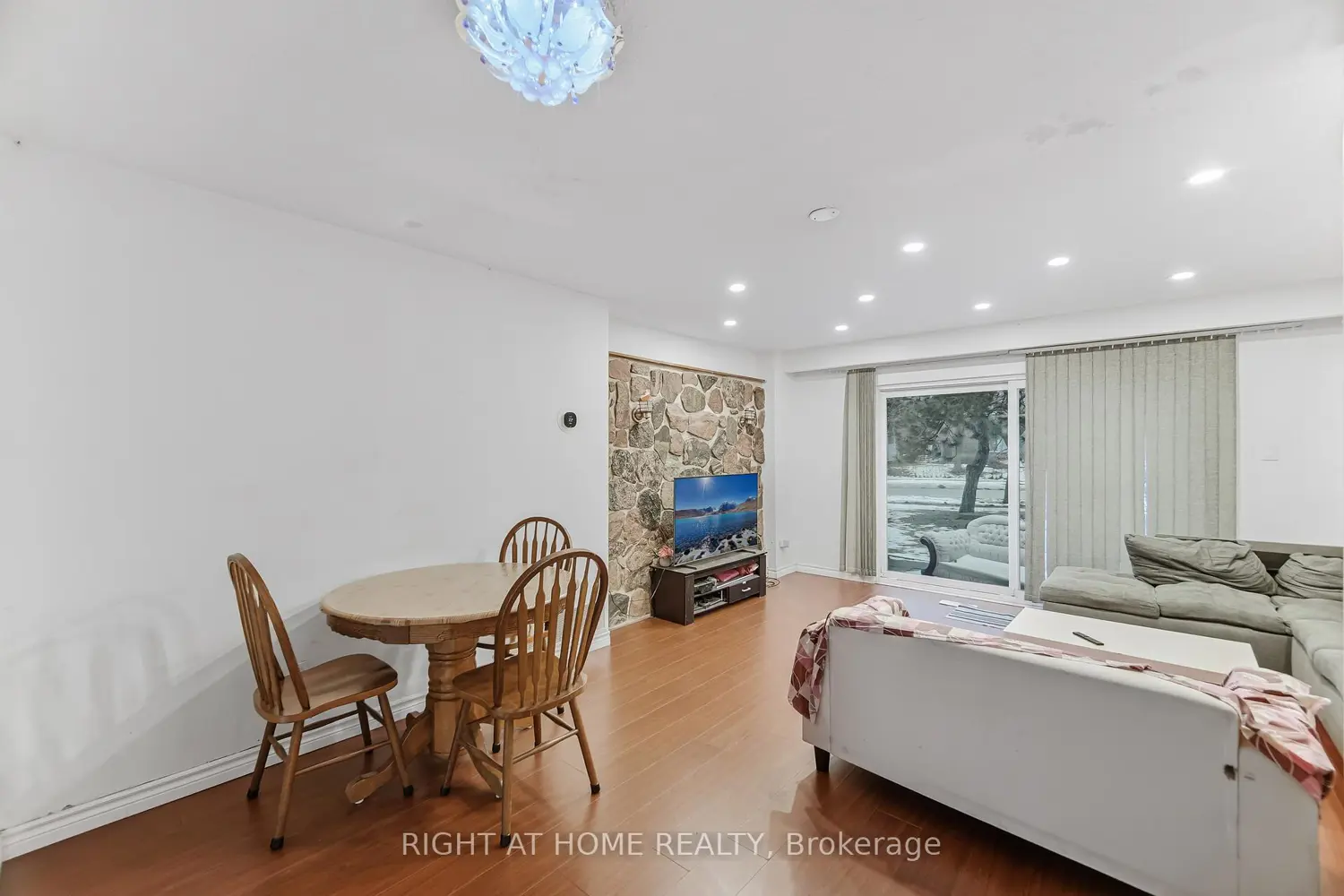 Additional image 4 of 415 Silverstone Drive 4