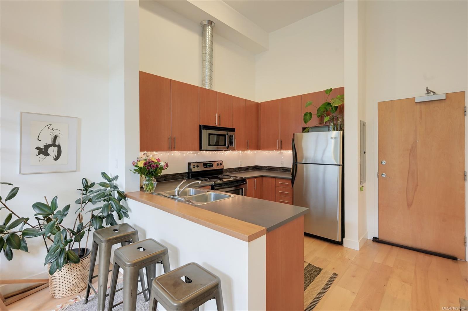 Additional image 5 of 107-797 Tyee Road, Victoria, BC, V9A 7R4