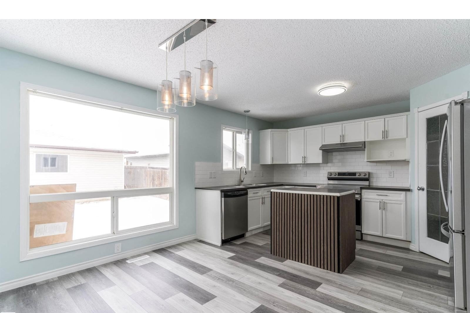 Additional image 7 of 16304 43 Street NW, Edmonton, AB, T5Y0H8