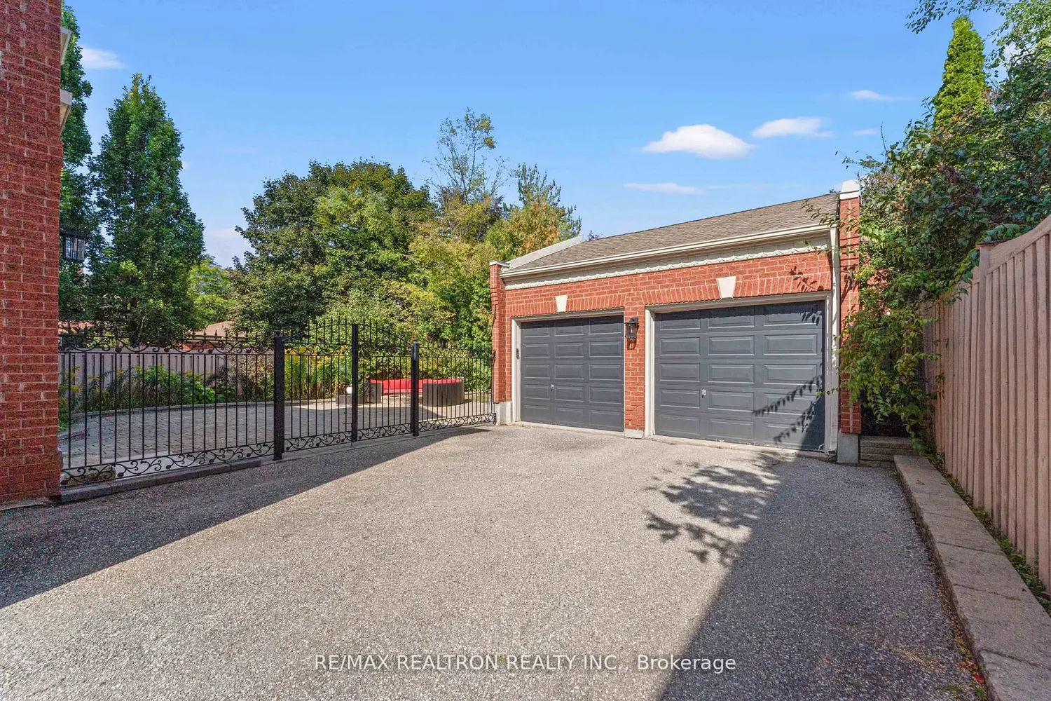 Additional image 16 of 63 Willett Crescent